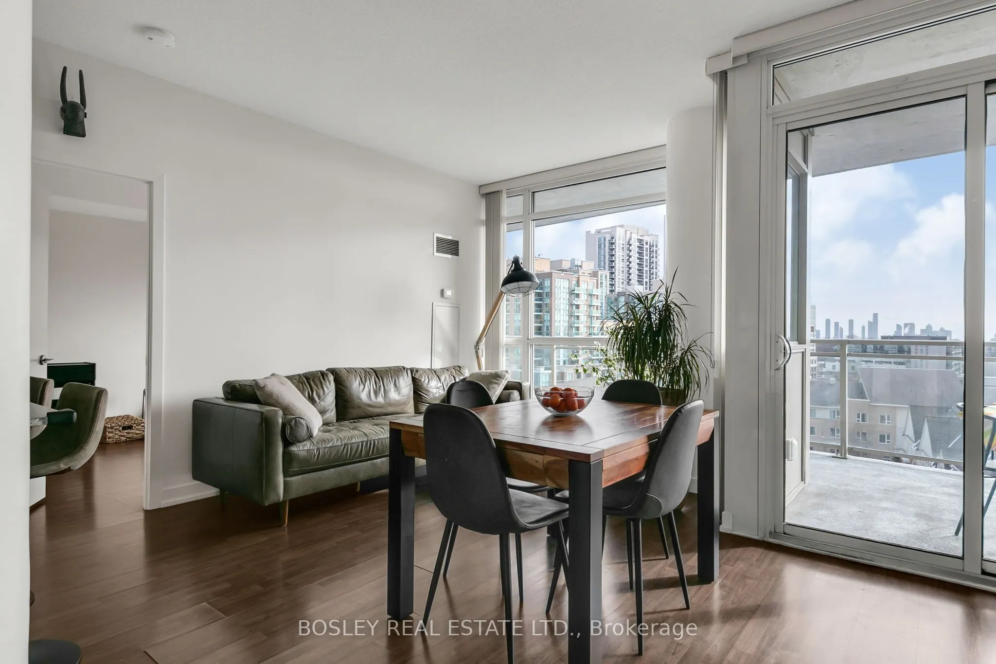 5101 Dundas Street W, #608