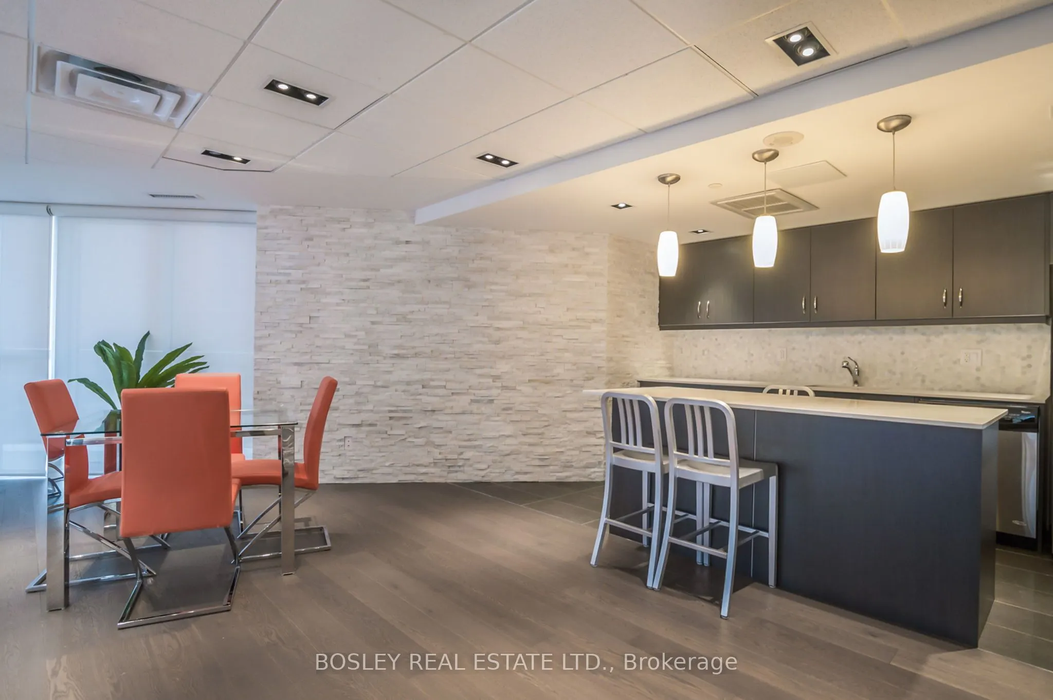 5101 Dundas Street W, #608