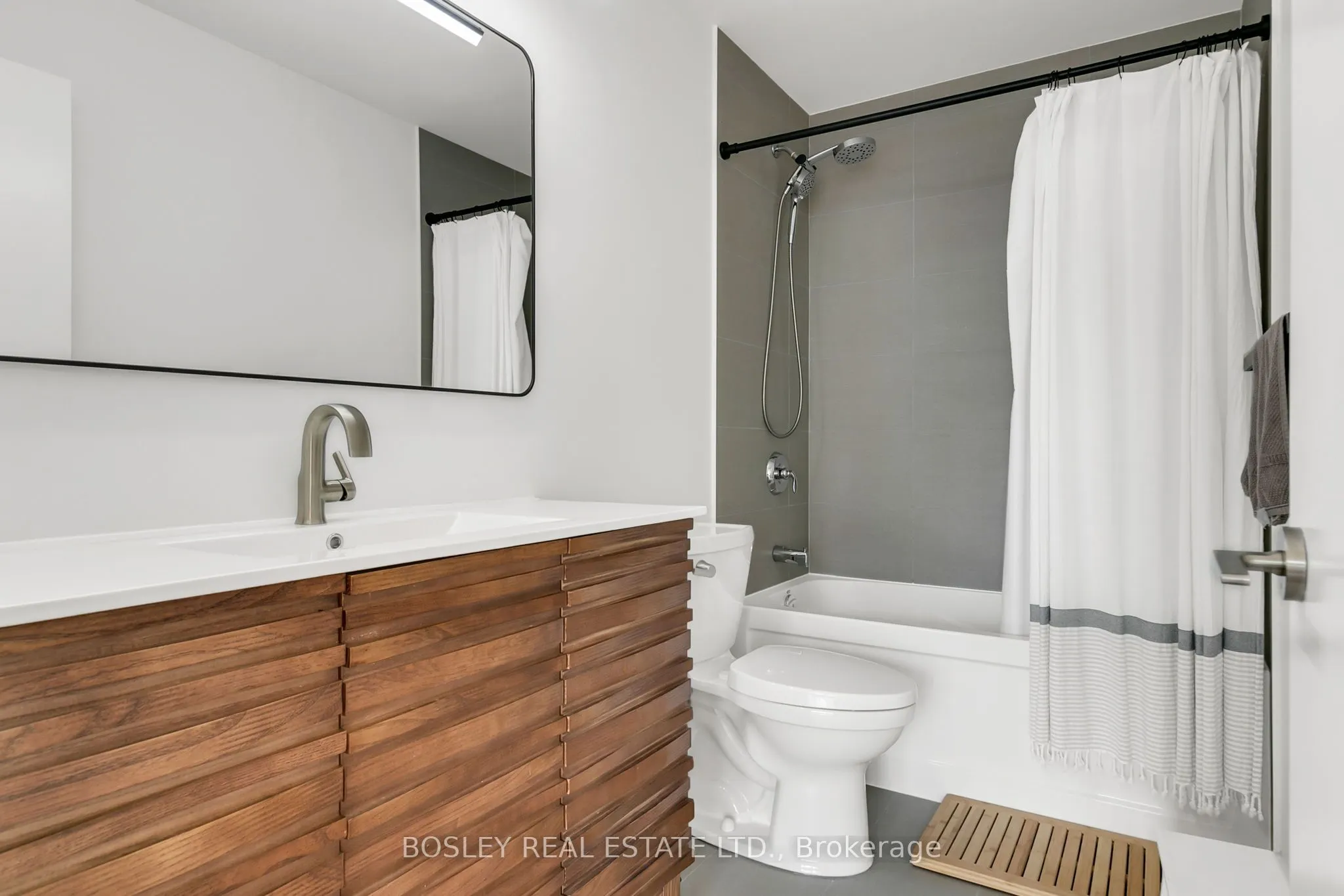5101 Dundas Street W, #608