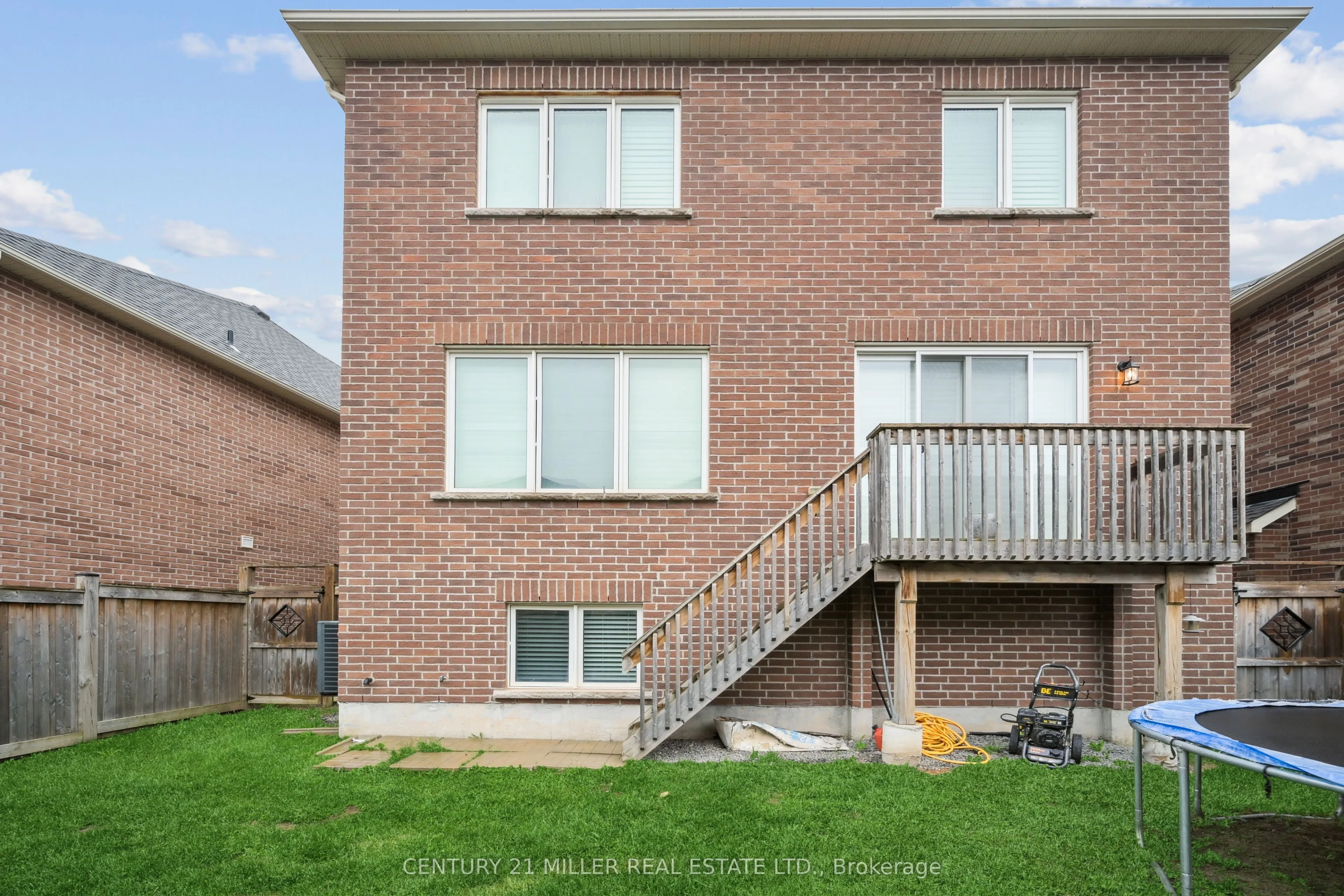 252 Wisteria Way