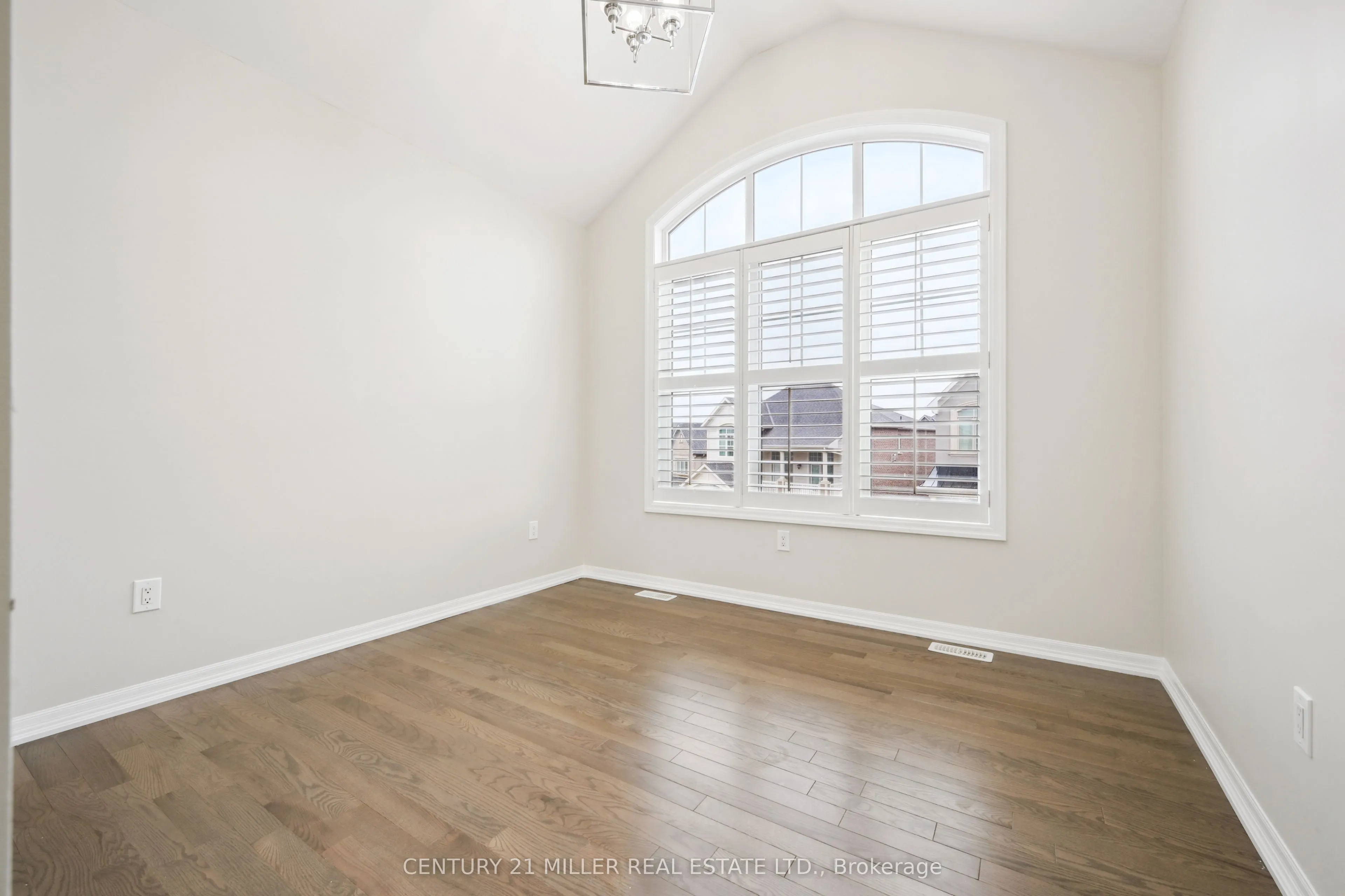 252 Wisteria Way