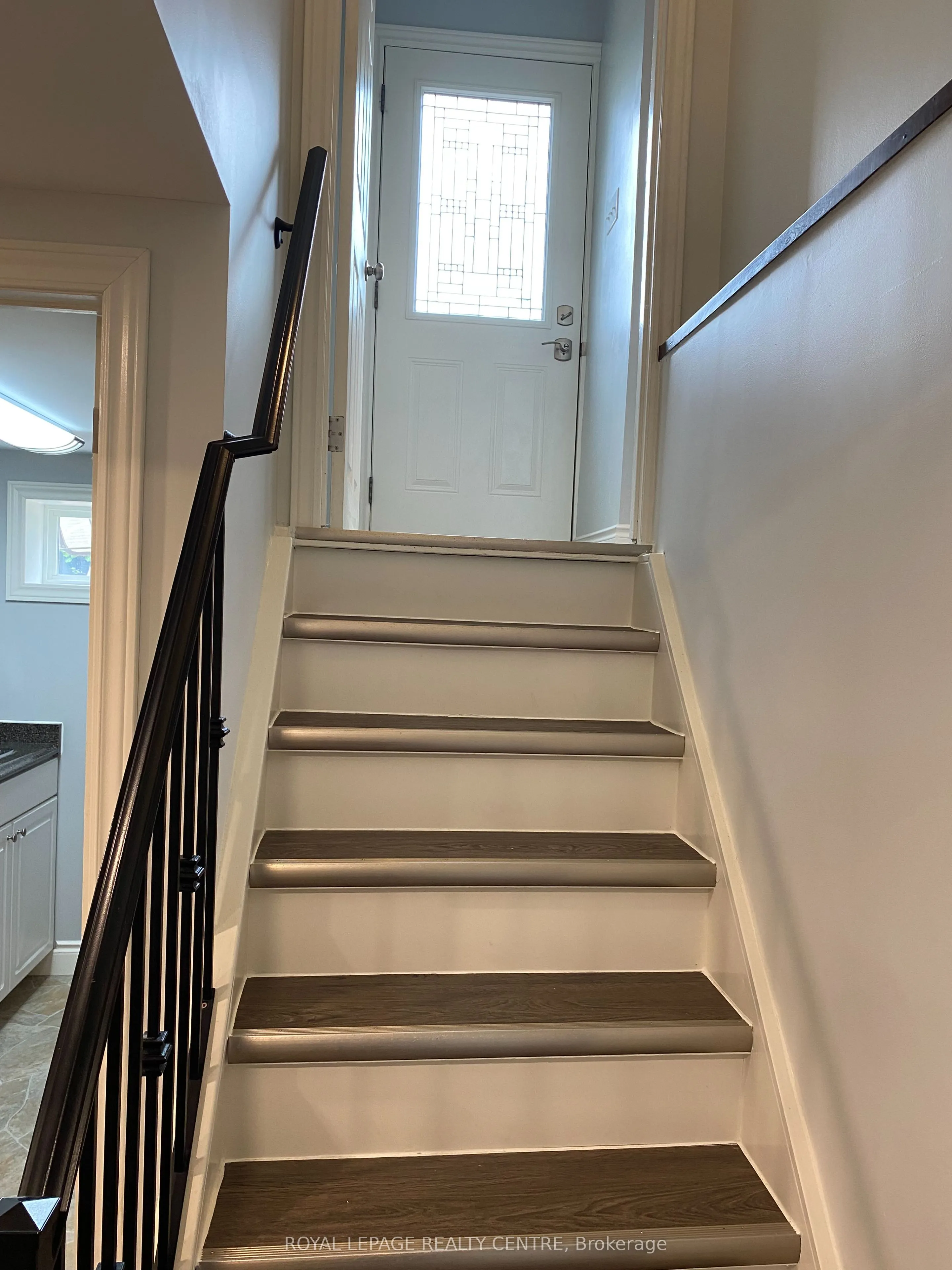 35 Aintree Crescent