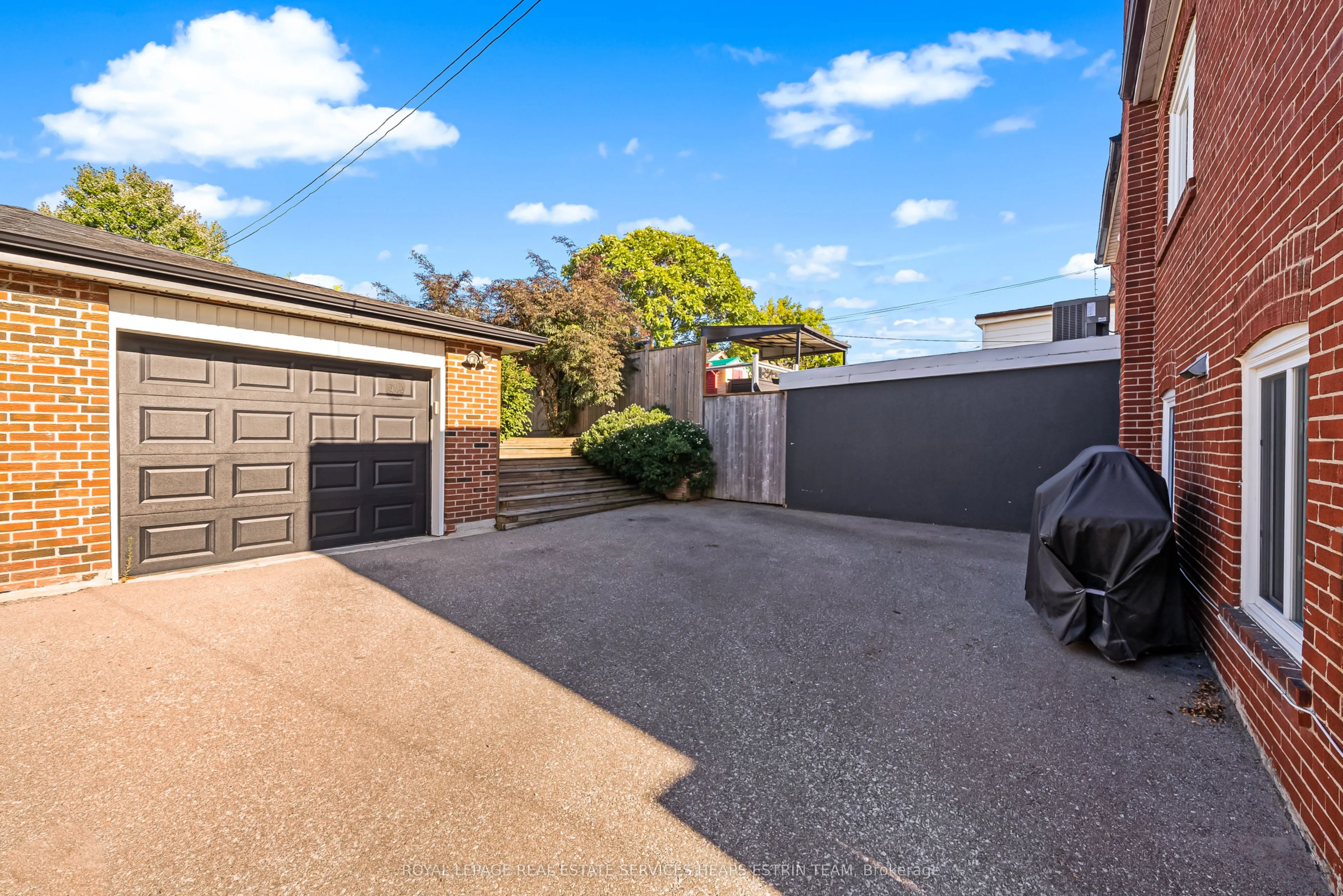247 Blackthorn Avenue