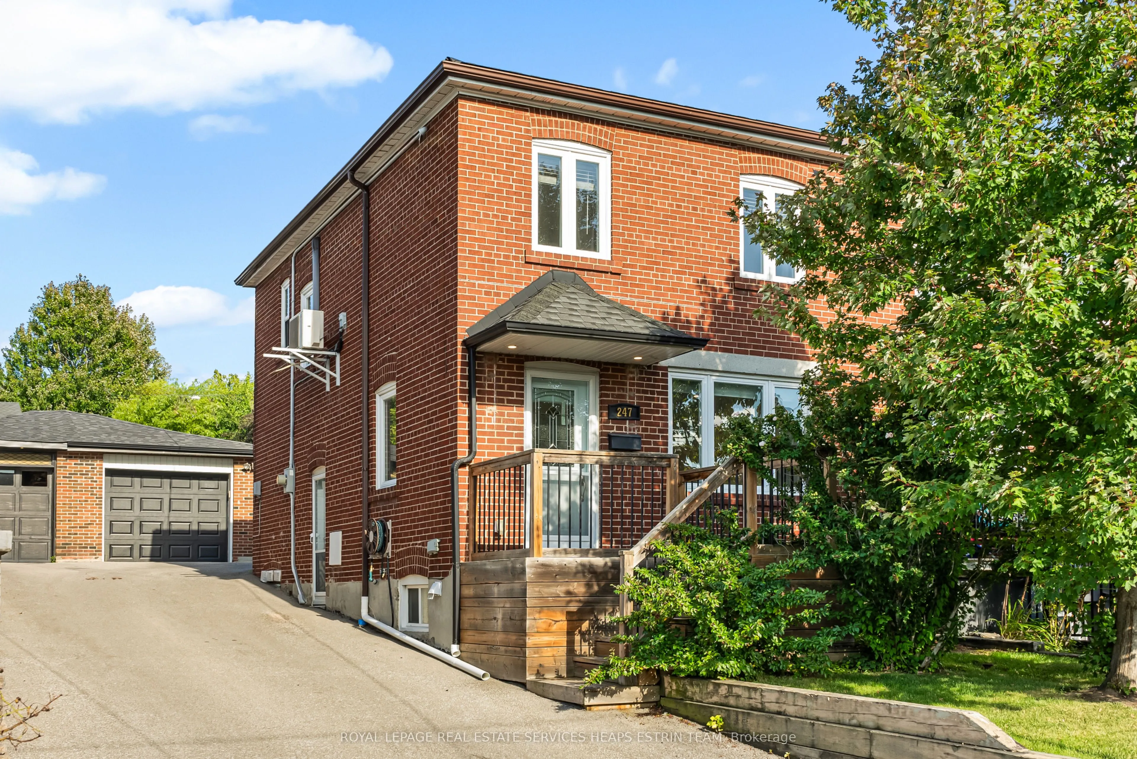 247 Blackthorn Avenue