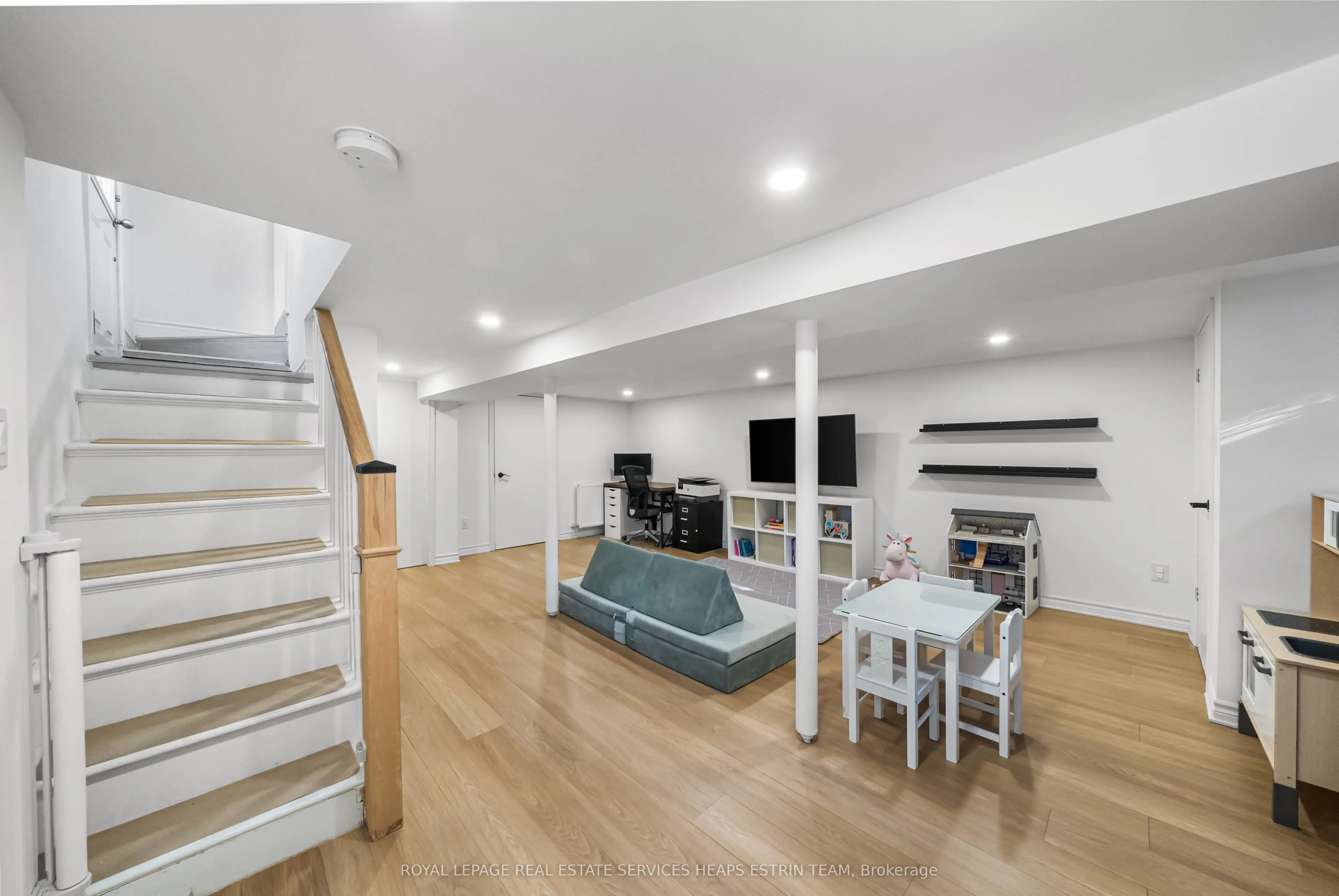 247 Blackthorn Avenue