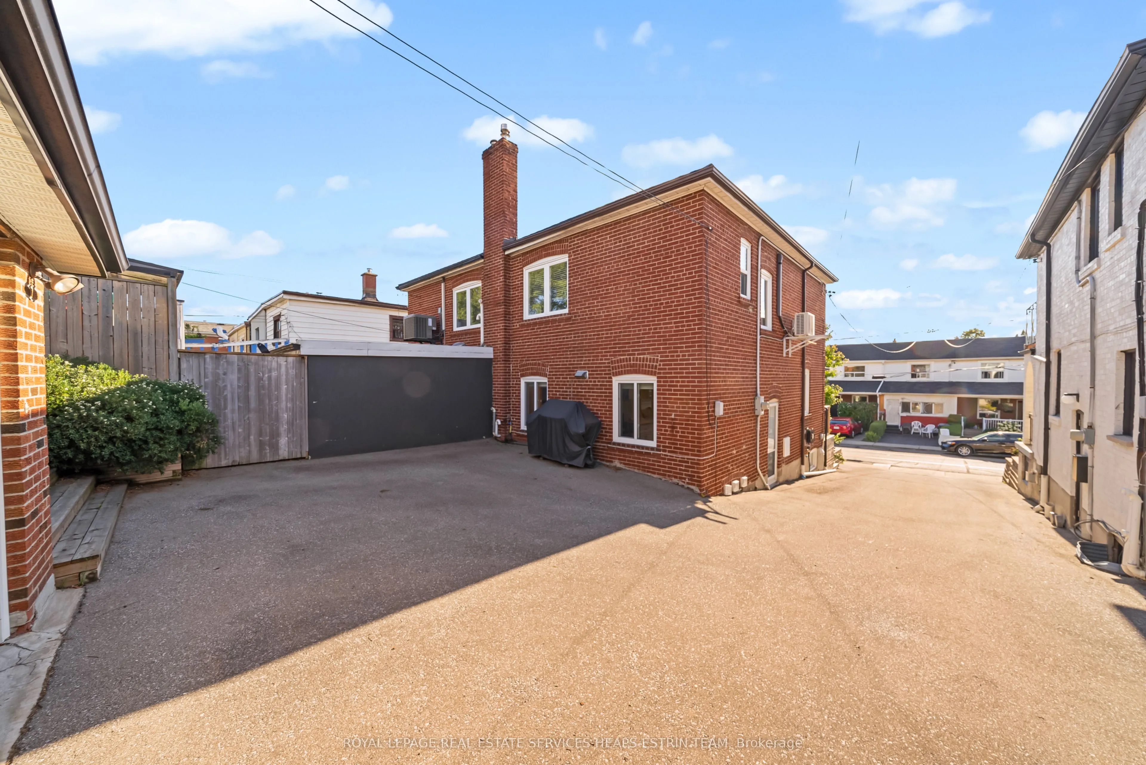 247 Blackthorn Avenue