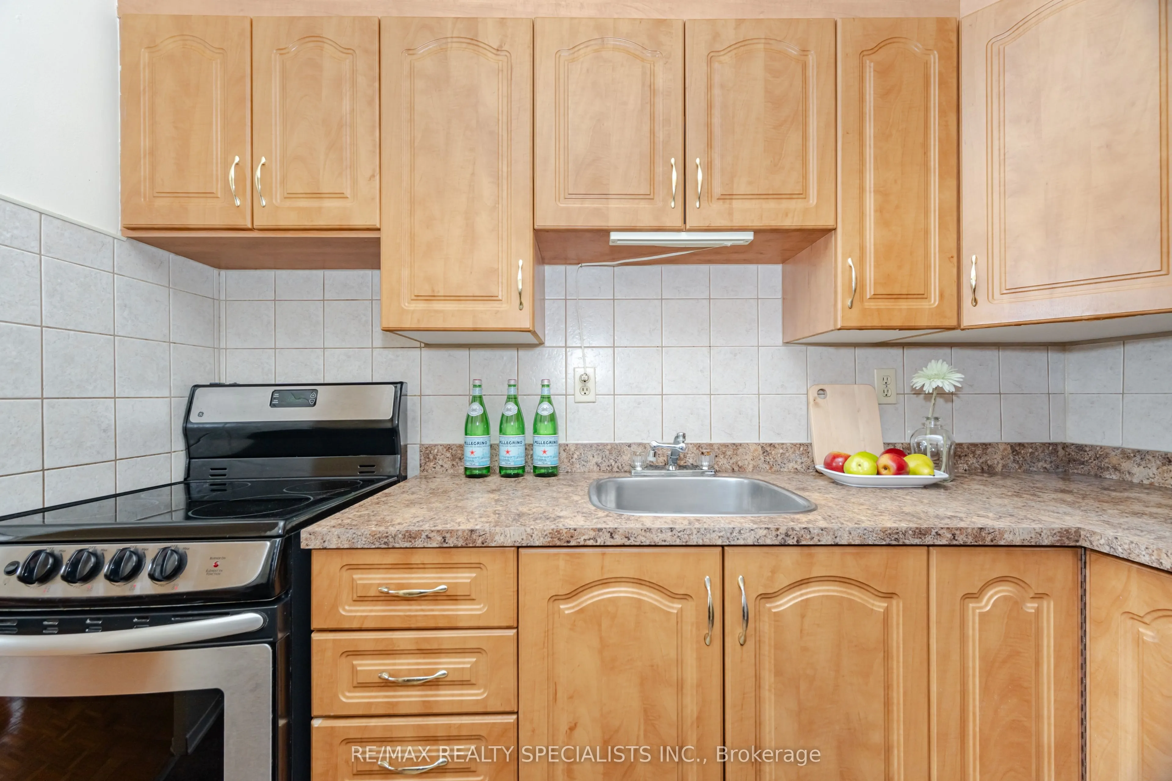 3625 Lake Shore Boulevard, #206