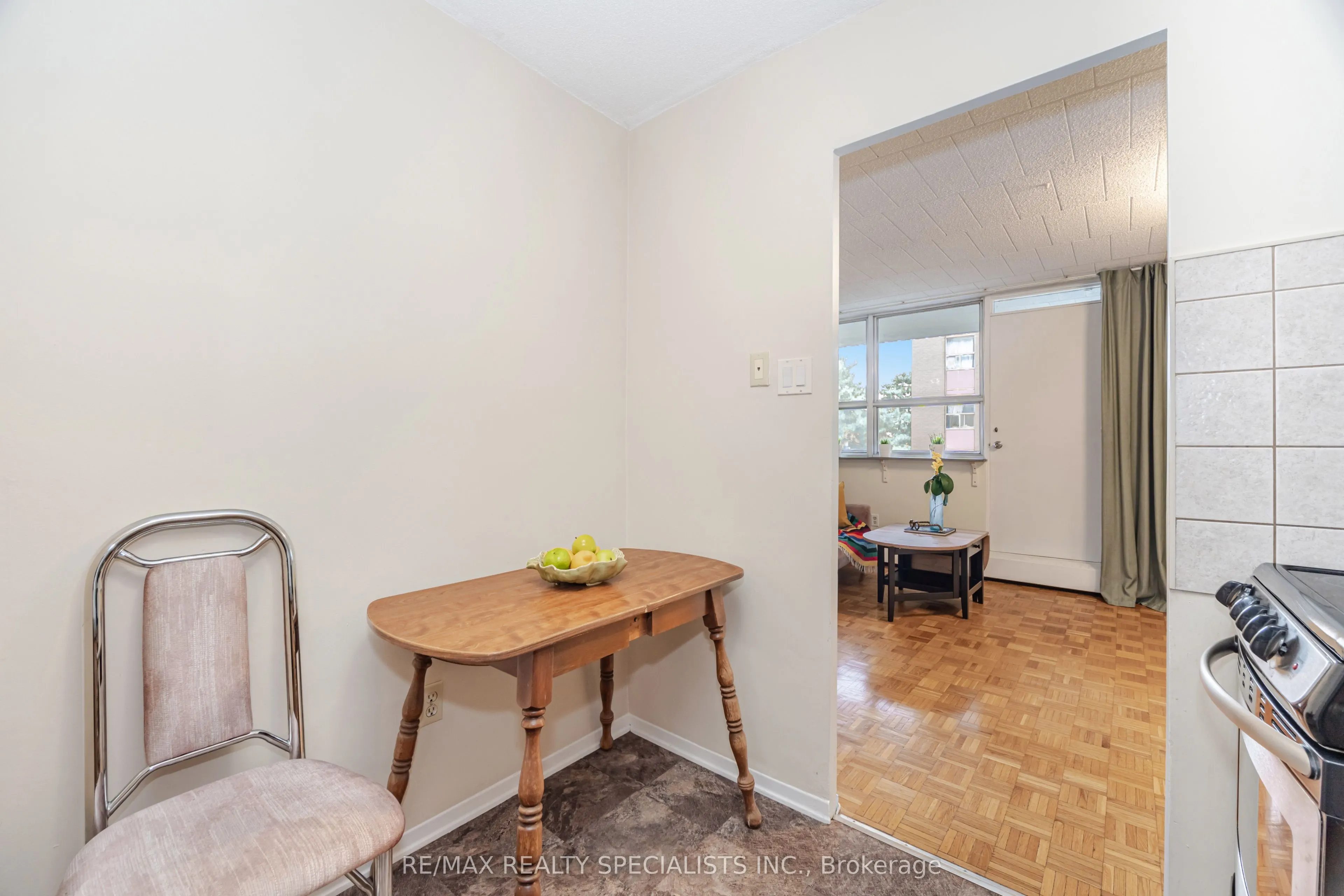 3625 Lake Shore Boulevard, #206