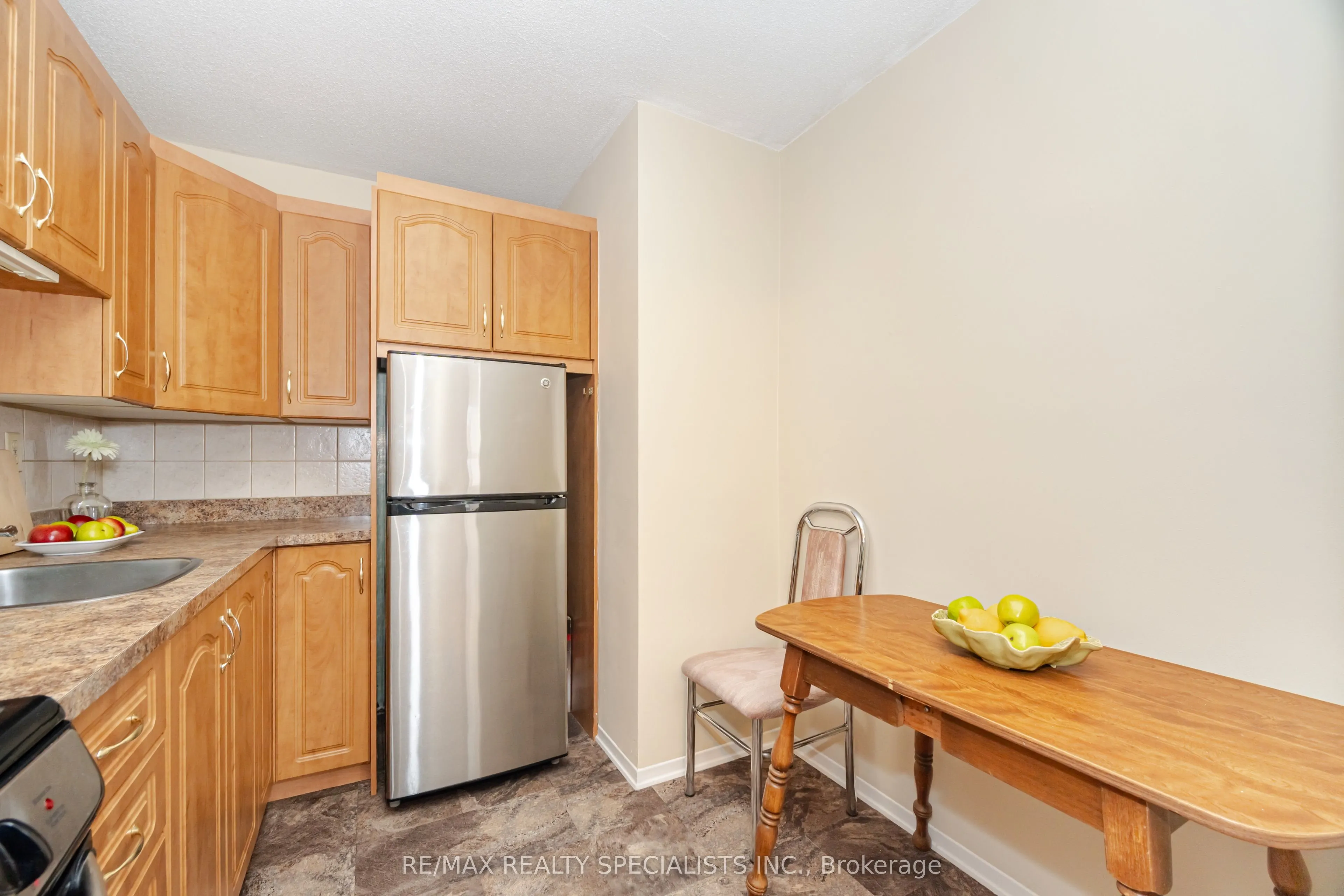 3625 Lake Shore Boulevard, #206
