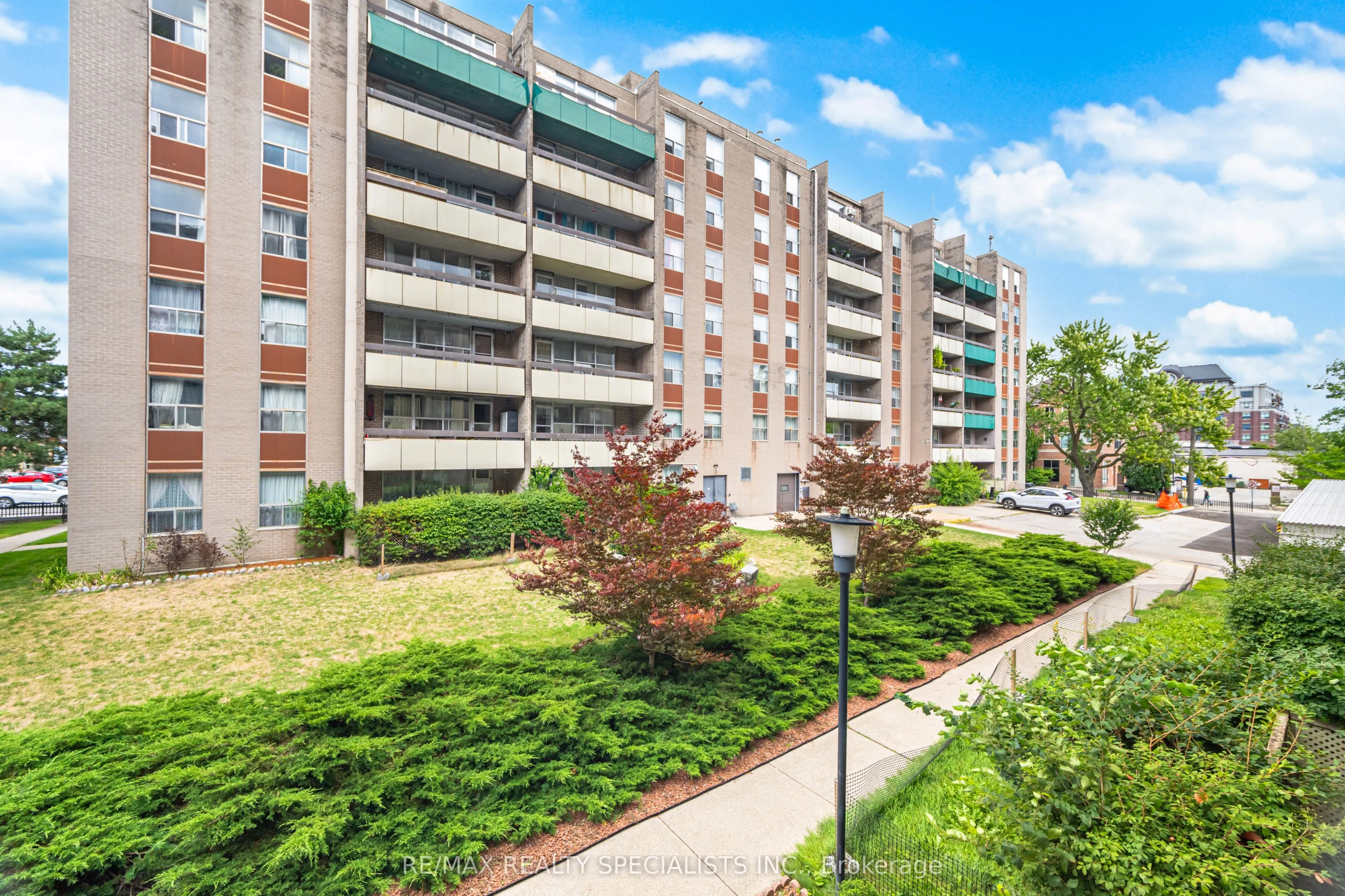 3625 Lake Shore Boulevard, #206