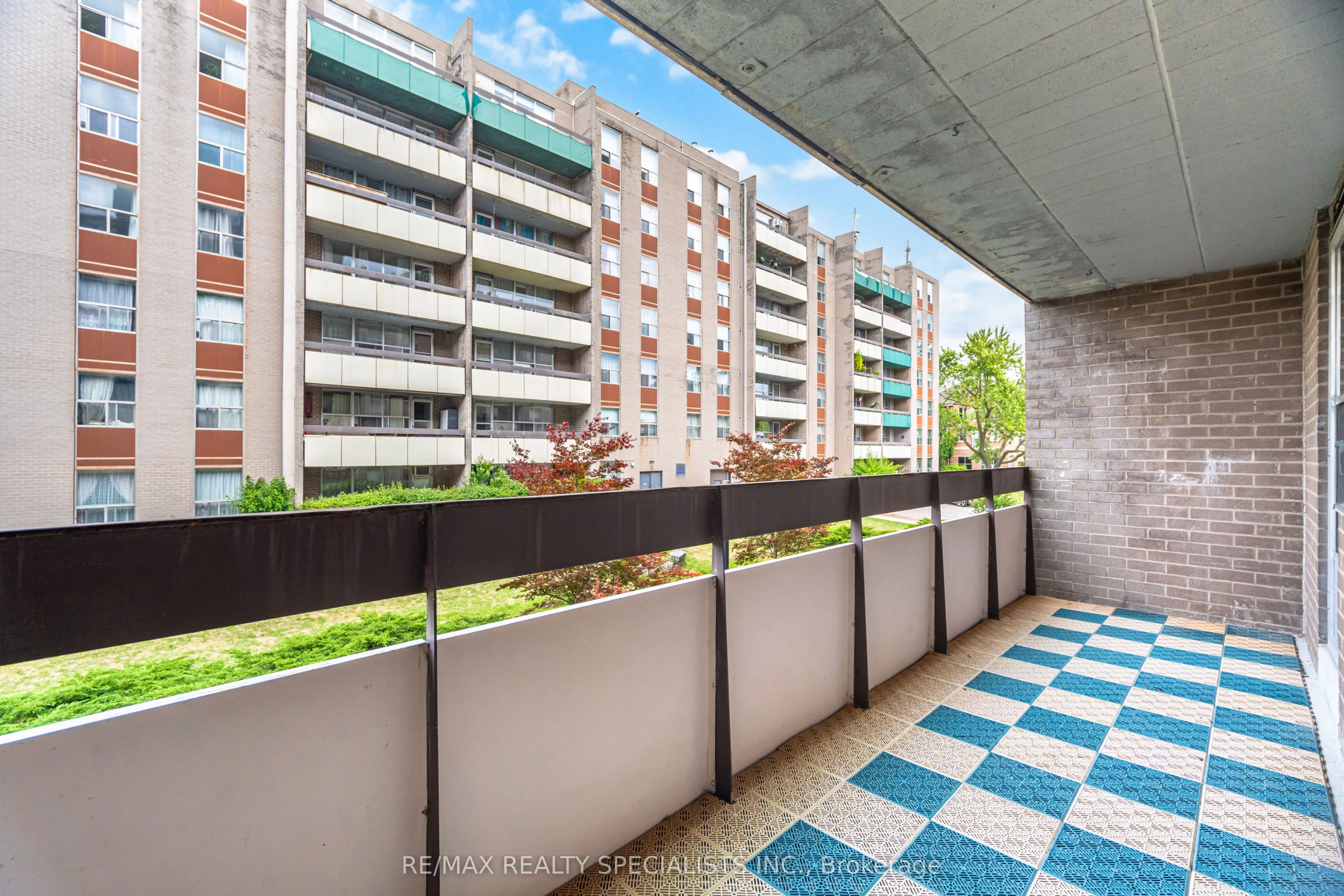3625 Lake Shore Boulevard, #206