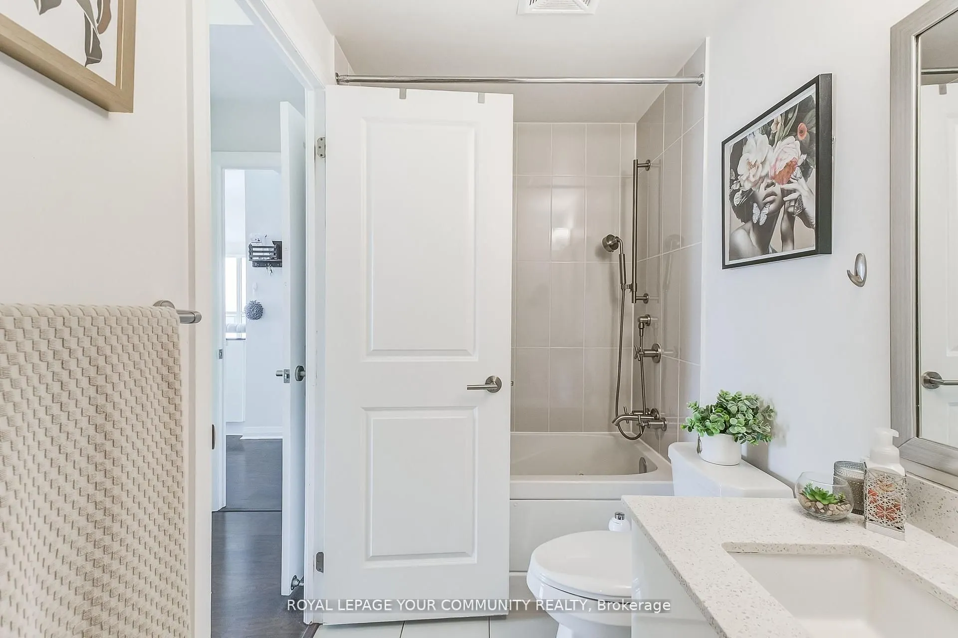 75 Eglinton Avenue W, #2702
