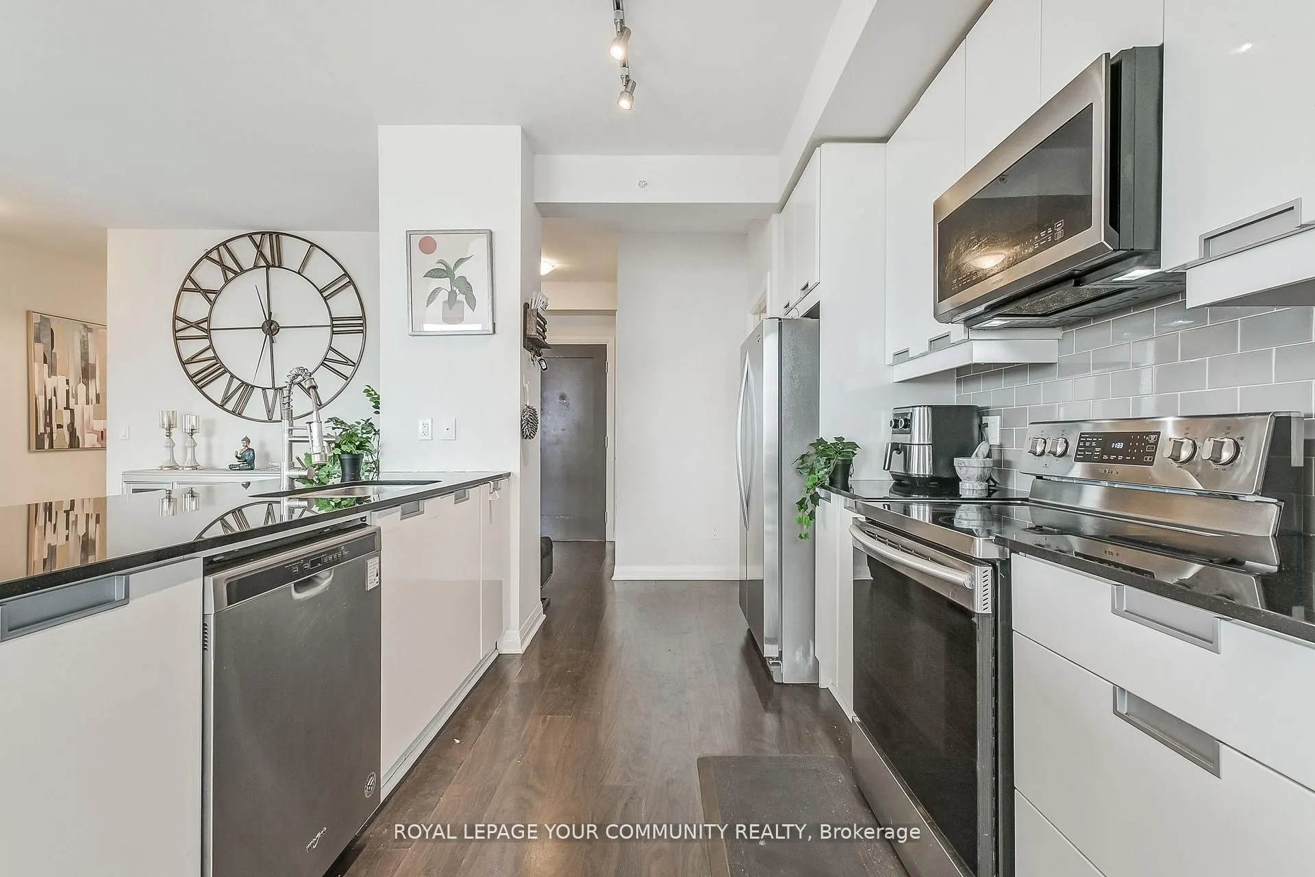75 Eglinton Avenue W, #2702