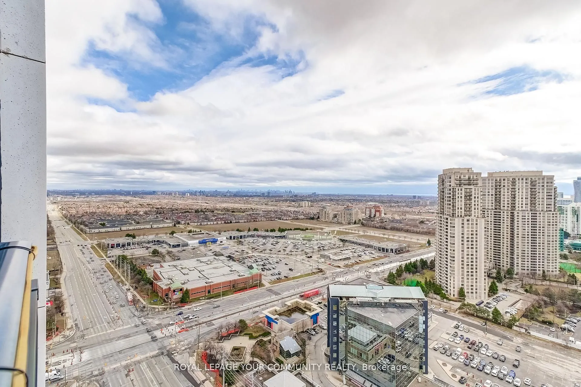75 Eglinton Avenue W, #2702