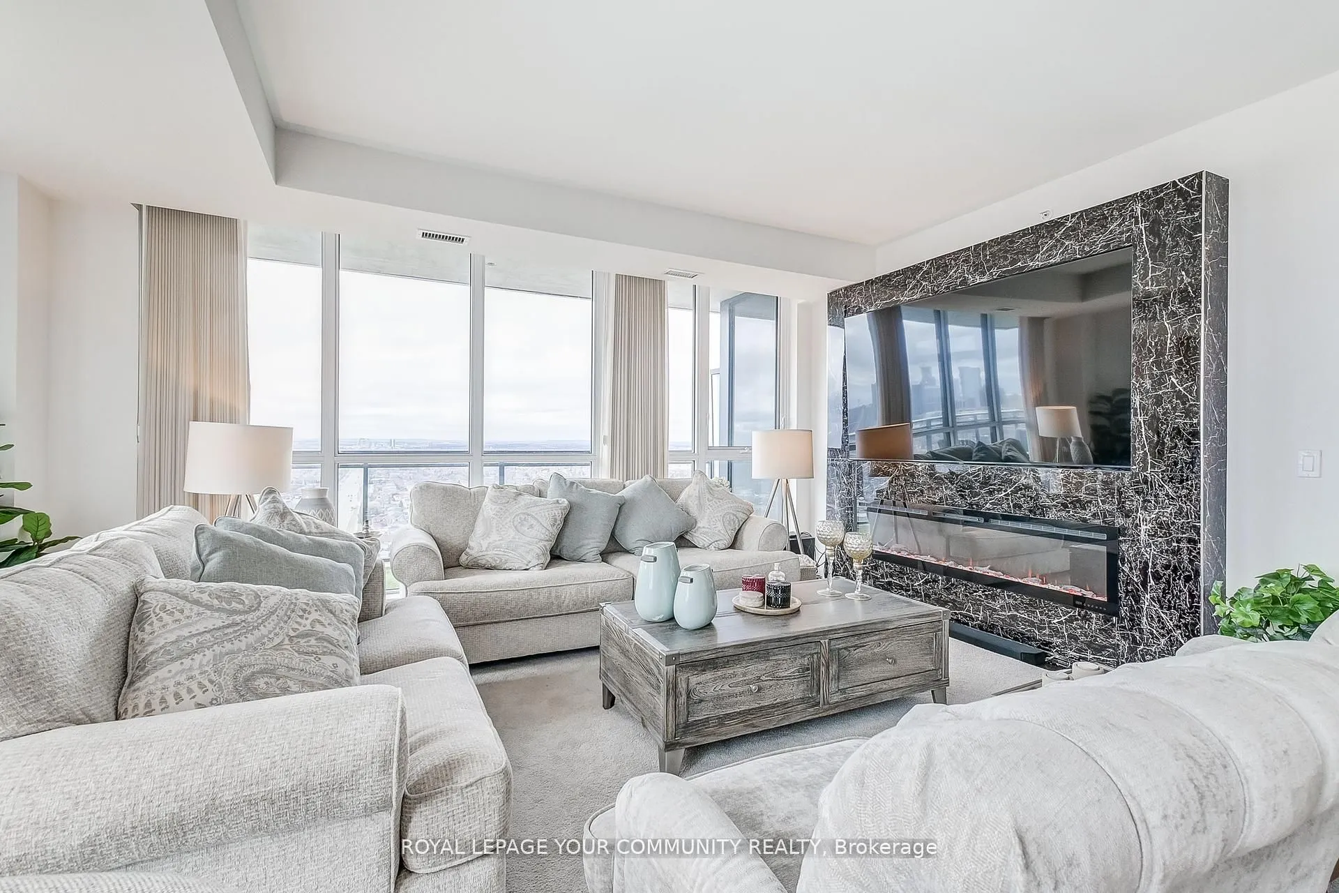 75 Eglinton Avenue W, #2702