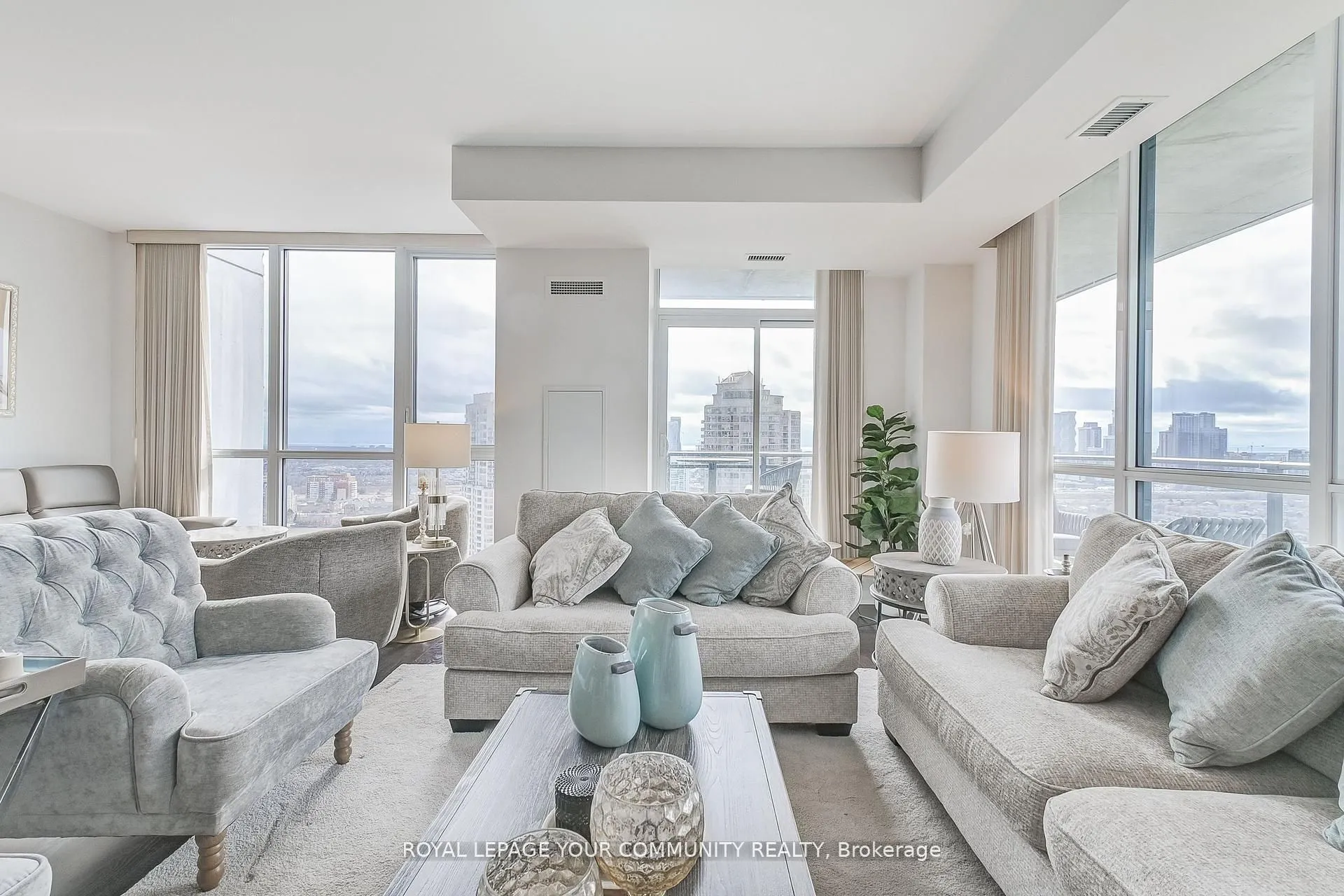 75 Eglinton Avenue W, #2702