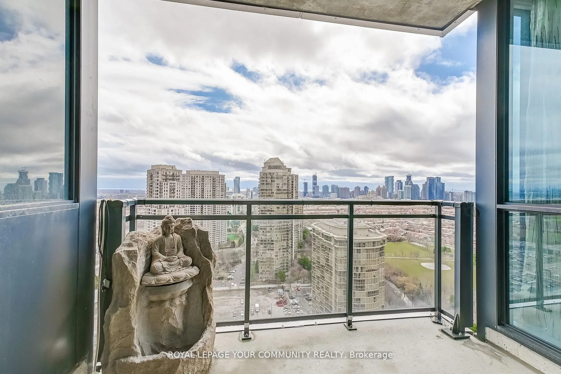 75 Eglinton Avenue W, #2702