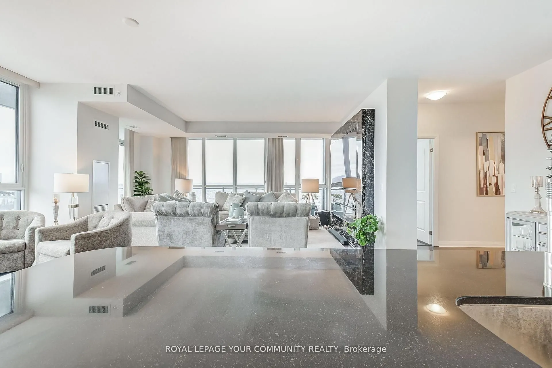 75 Eglinton Avenue W, #2702