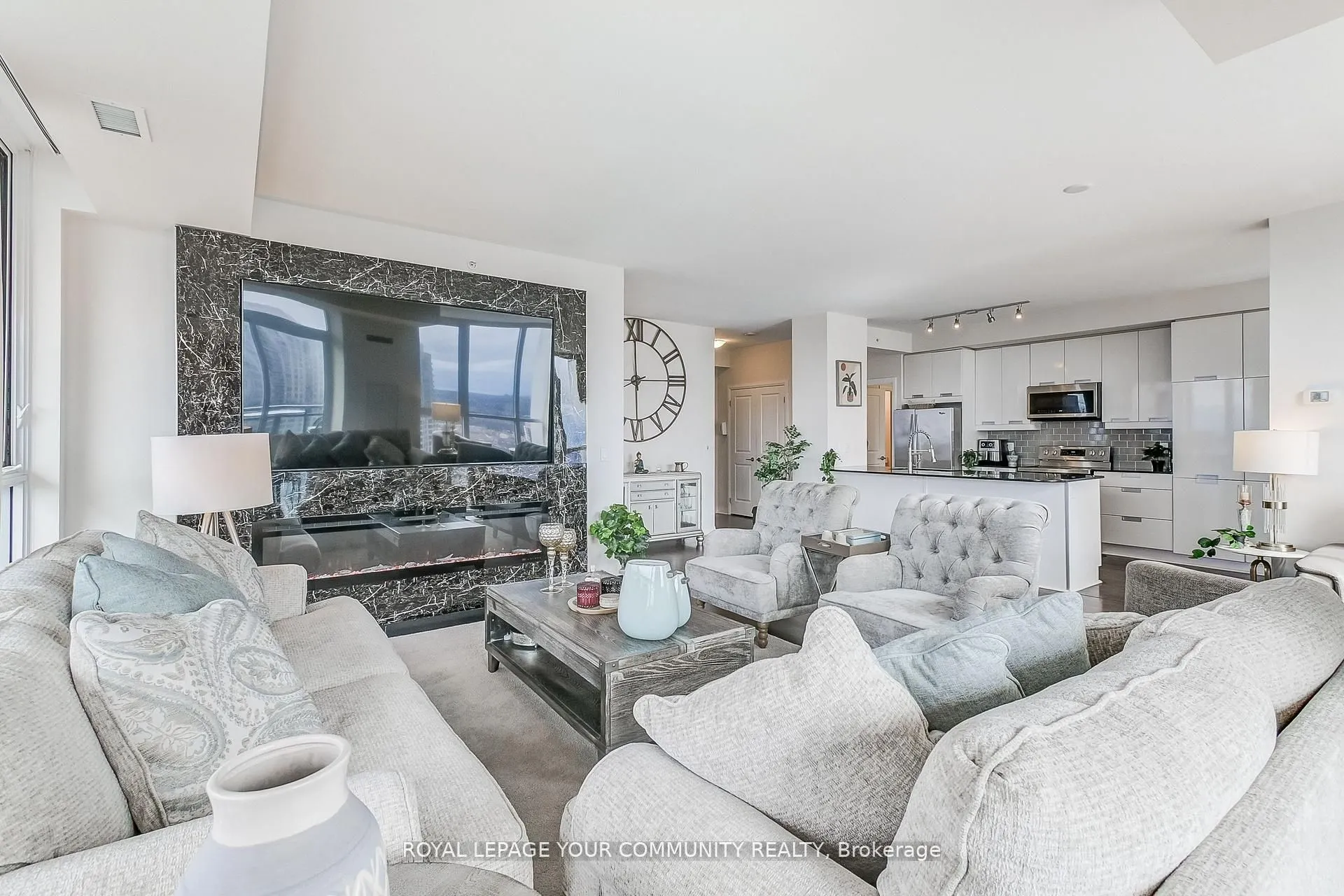 75 Eglinton Avenue W, #2702