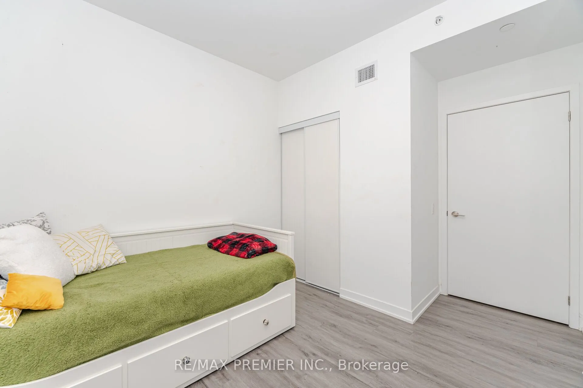 1787 St. Clair Avenue W, #311