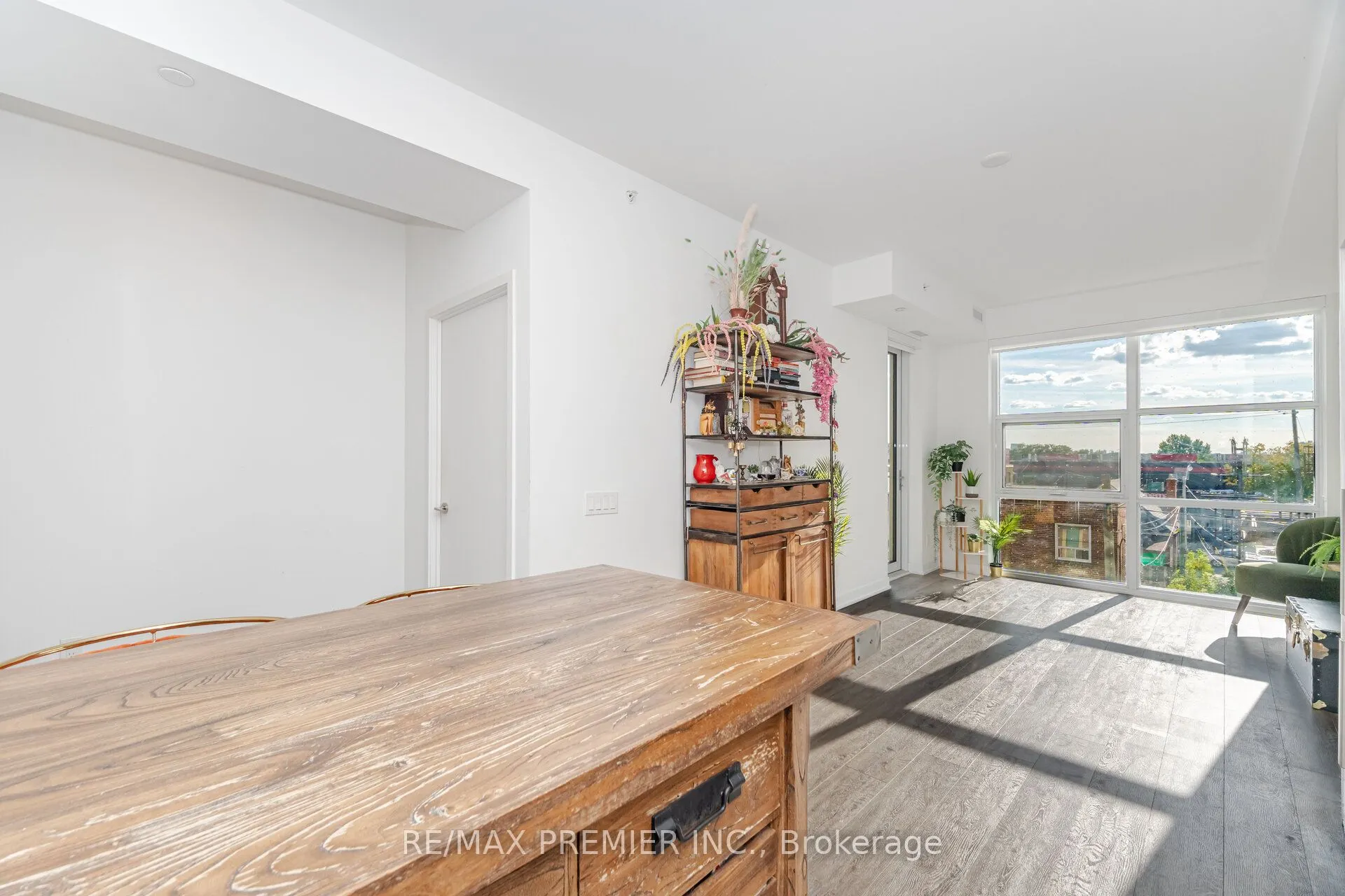 1787 St. Clair Avenue W, #311