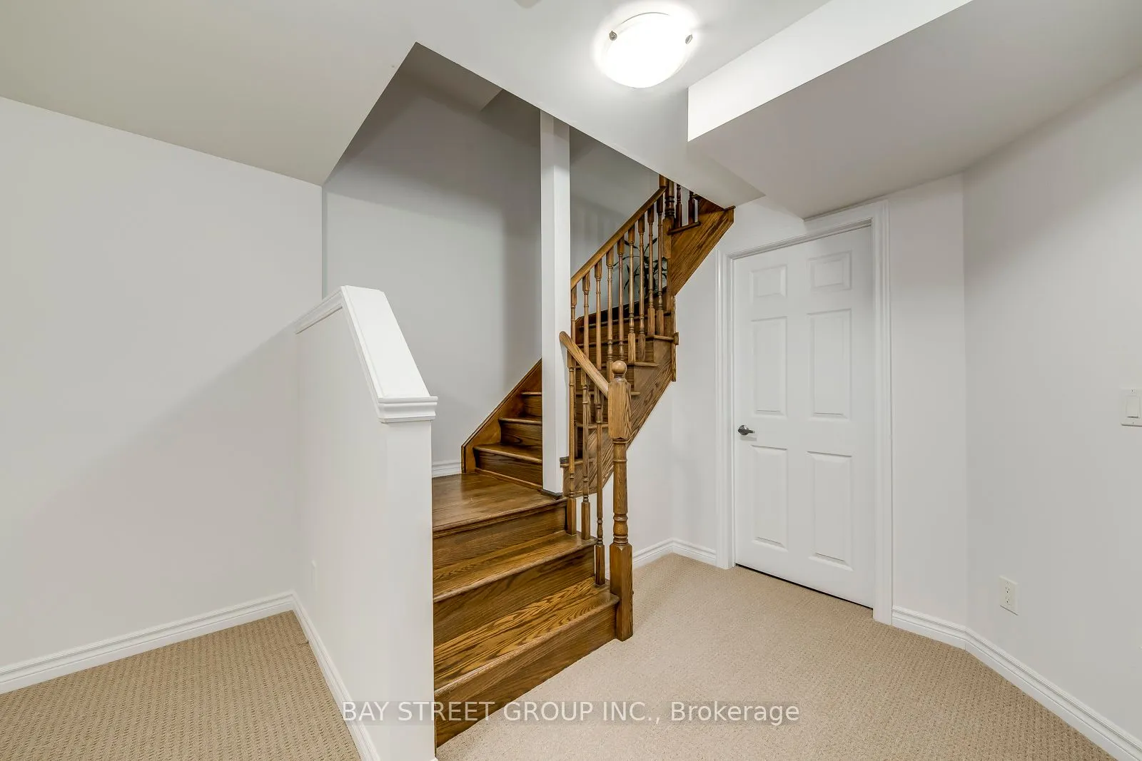 371 Athabasca Common