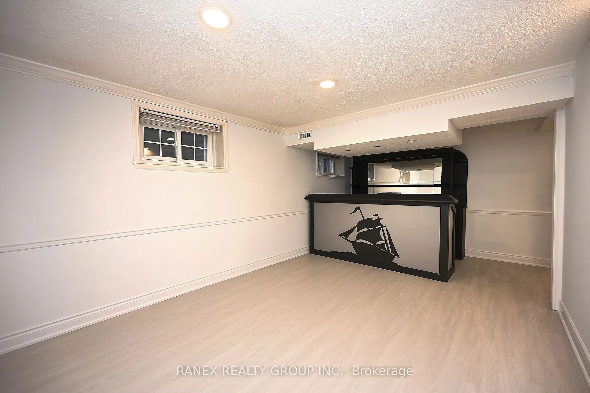 76 Eldomar Avenue