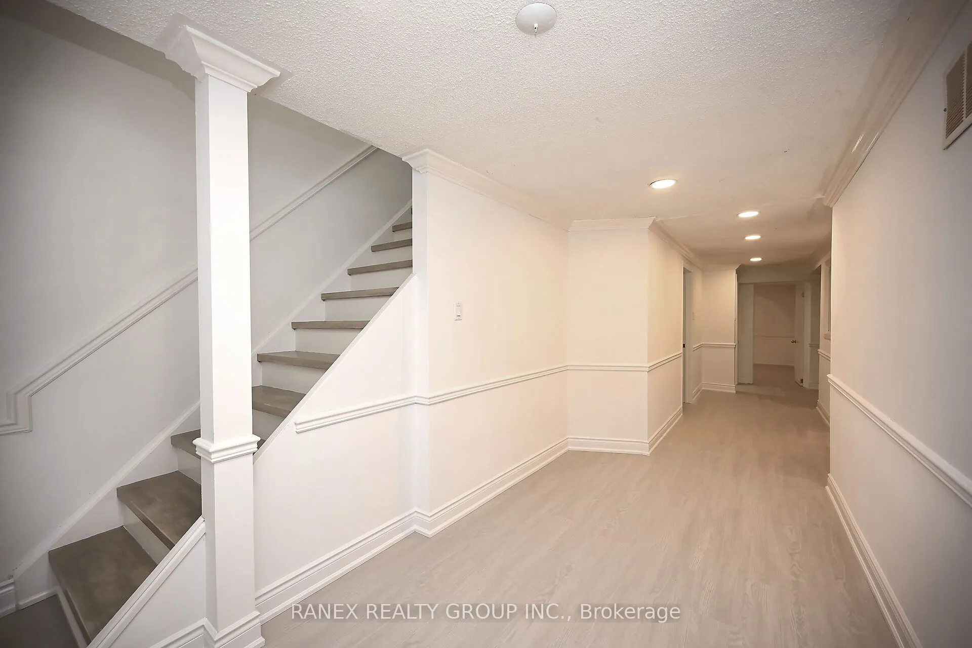 76 Eldomar Avenue