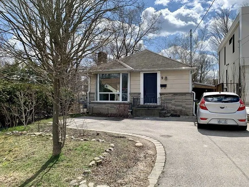 9 Delroy Drive