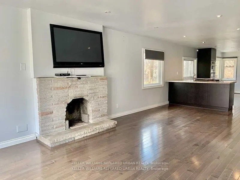 9 Delroy Drive