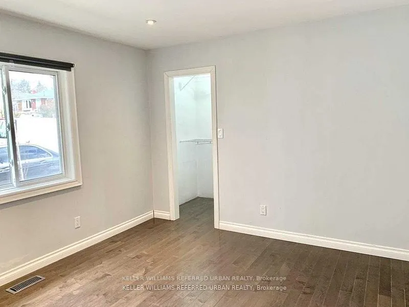 9 Delroy Drive