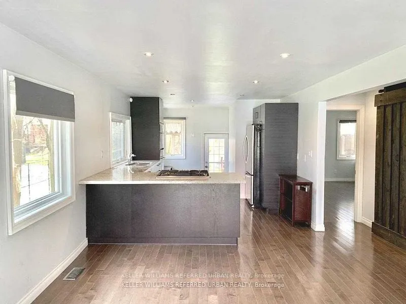 9 Delroy Drive