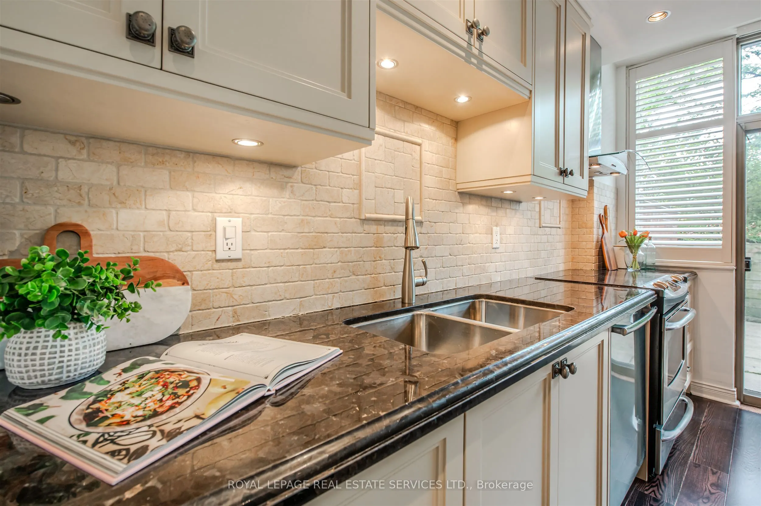 1110 Walden Circle, #111