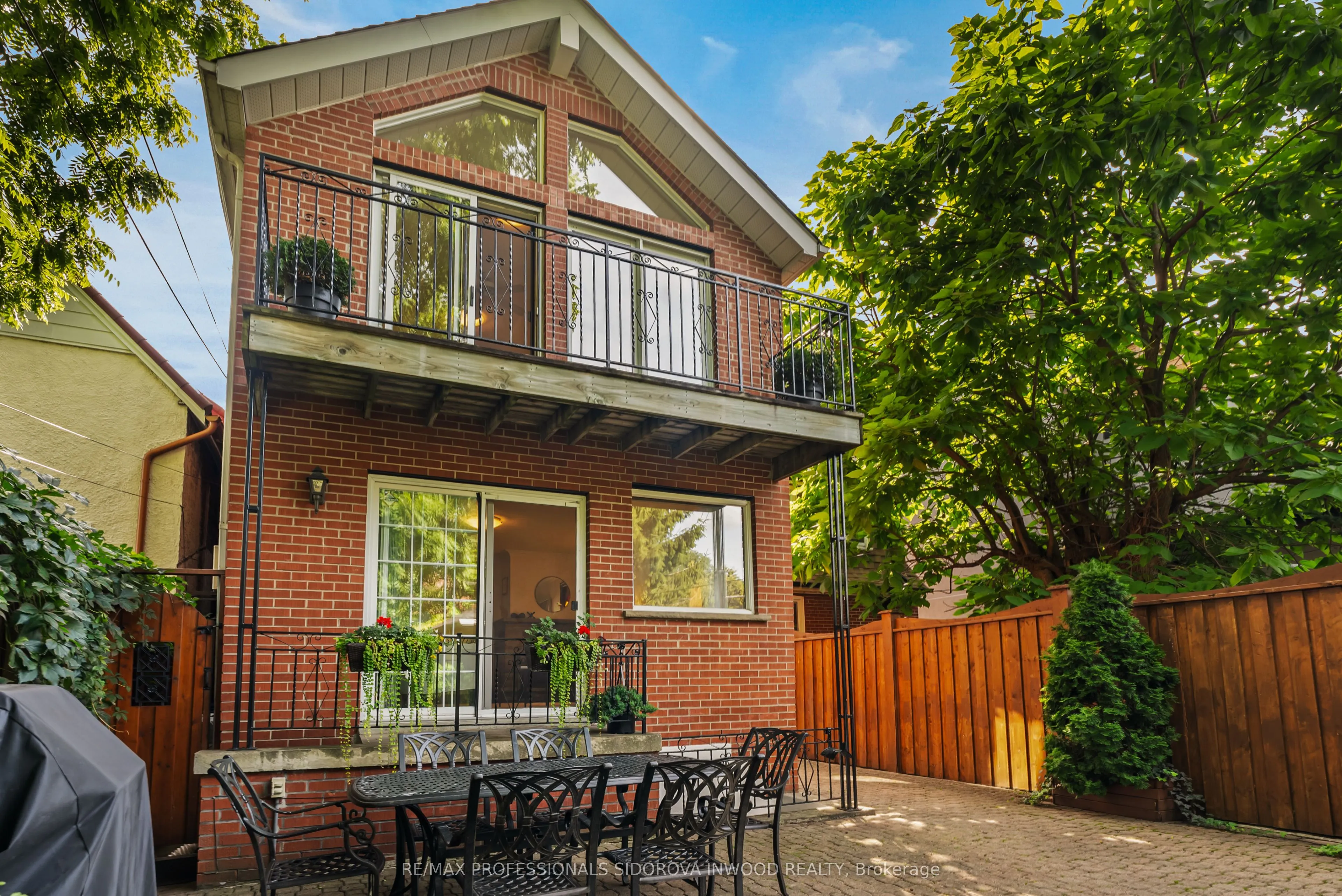 38 Warren Crescent