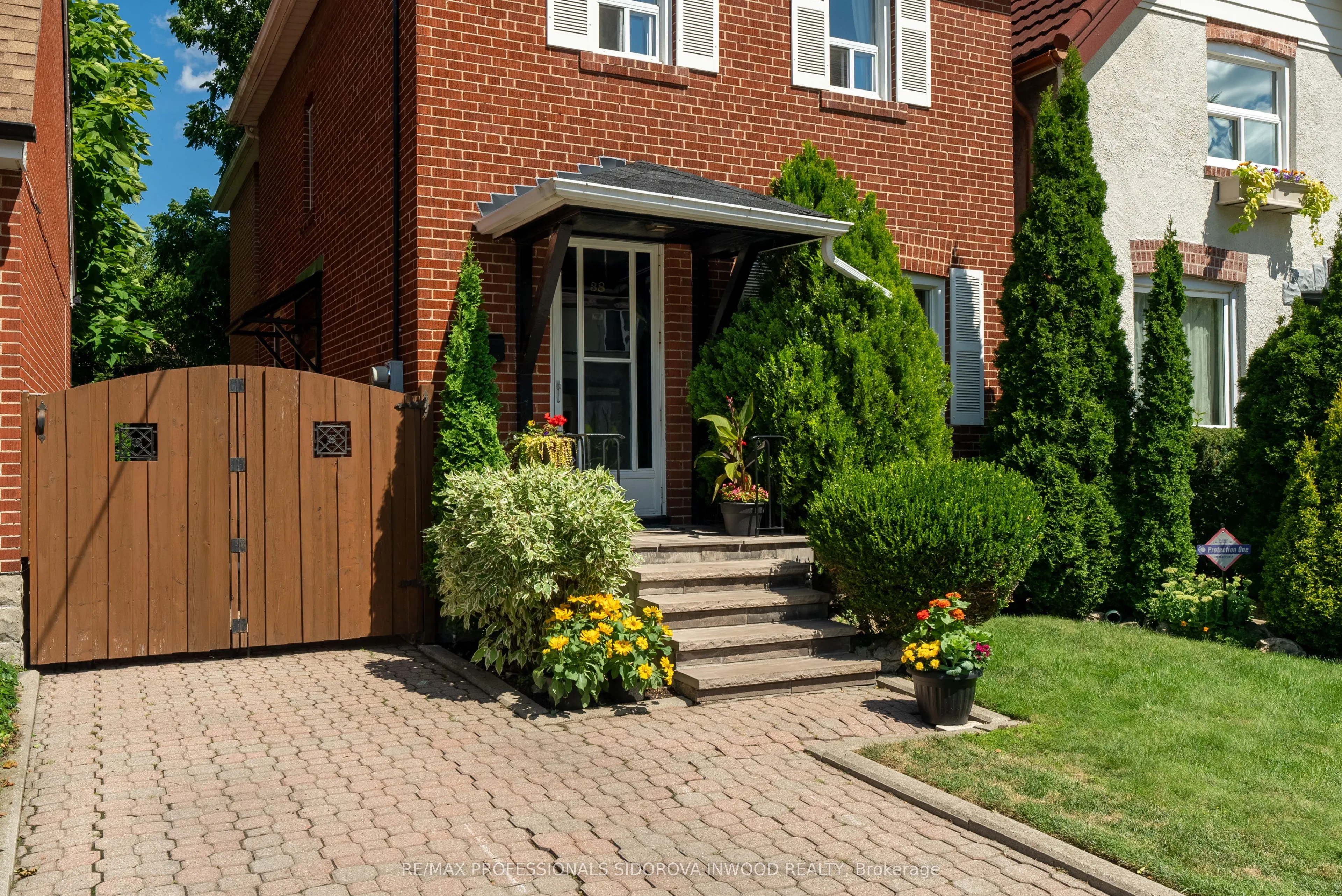 38 Warren Crescent