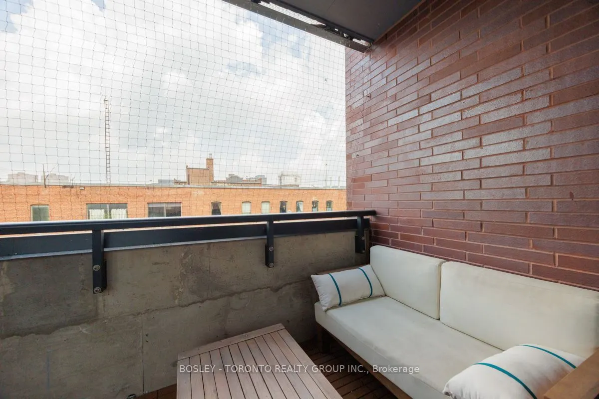 383 Sorauren Avenue, #308