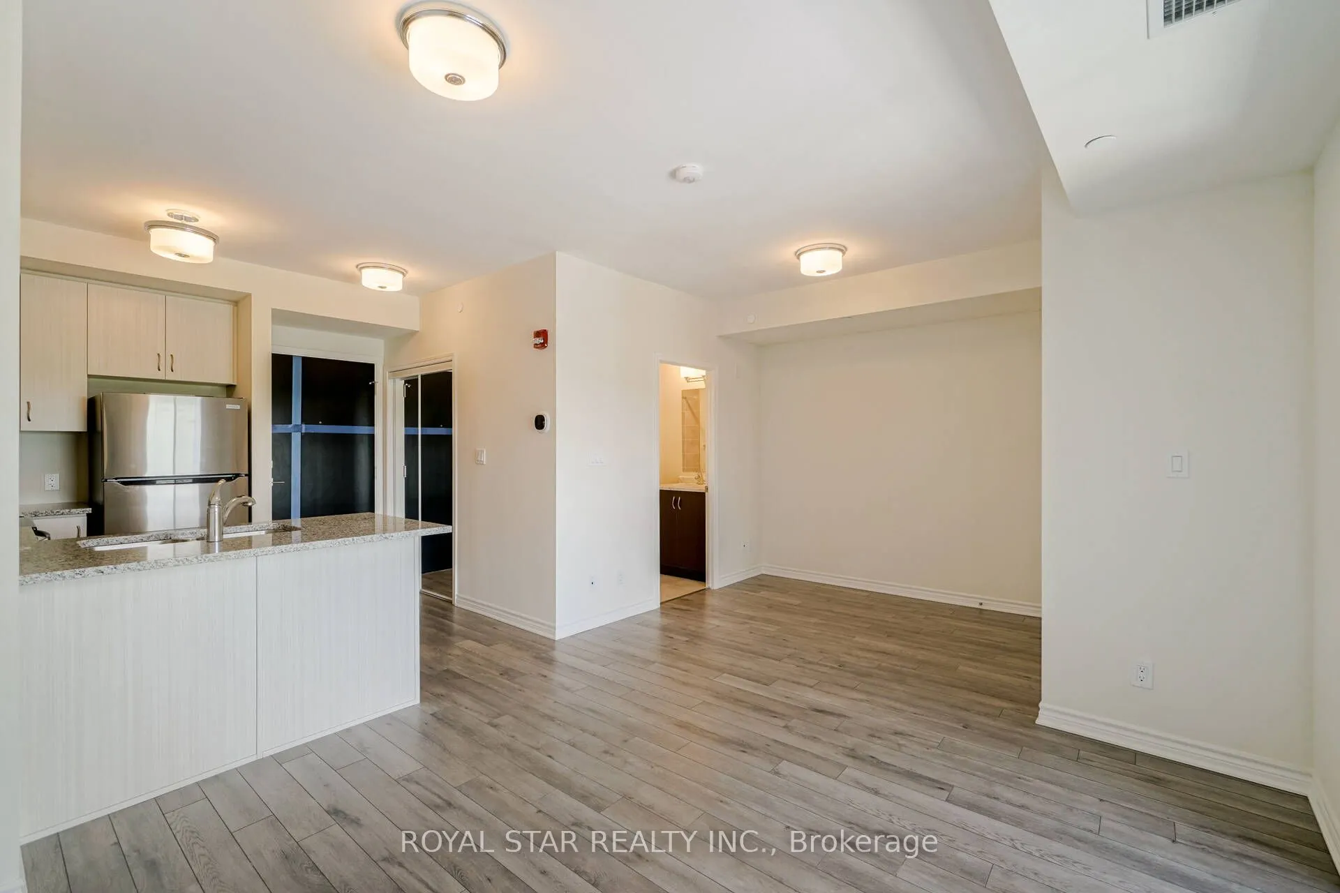 200 Lagerfeld Drive, #601