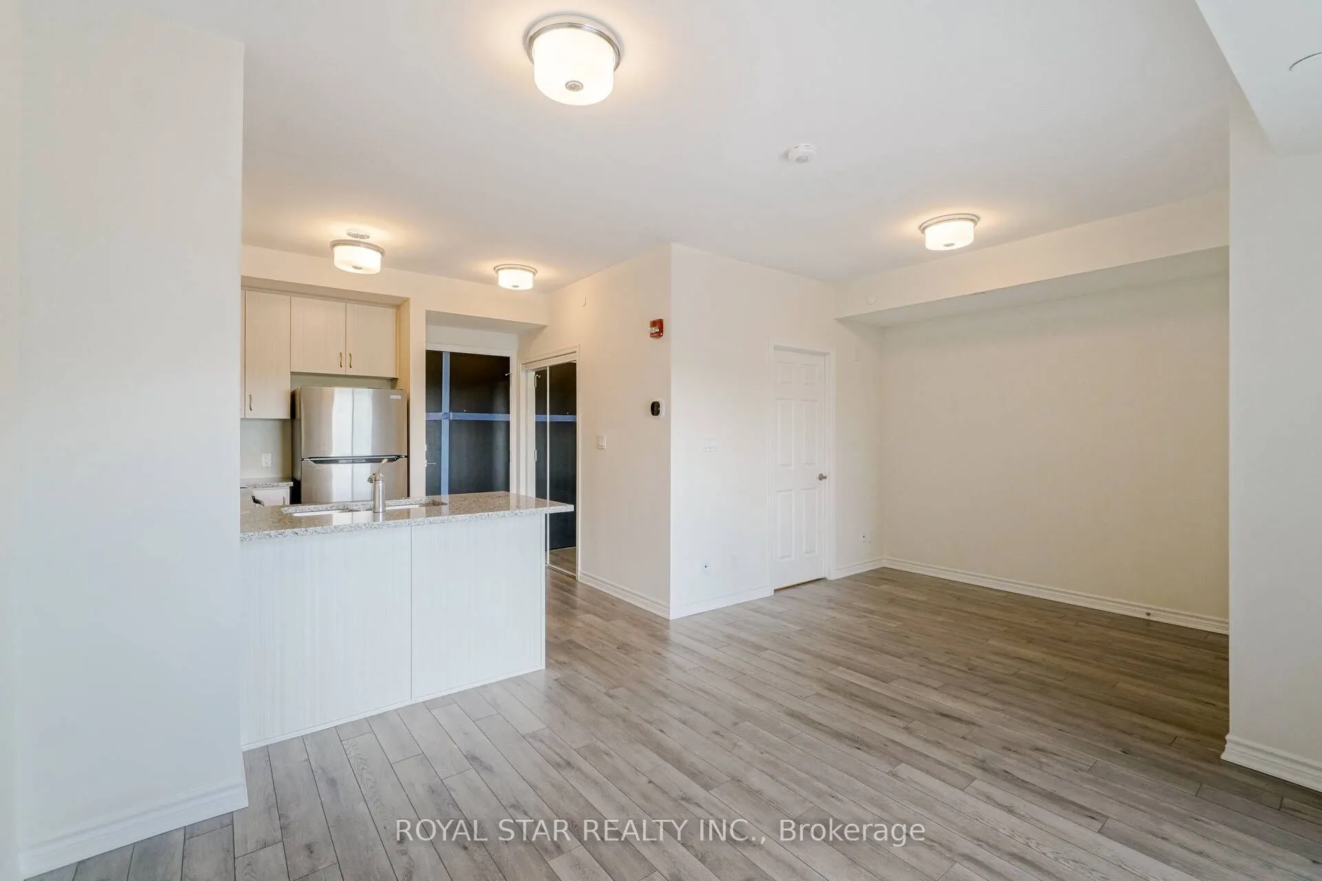 200 Lagerfeld Drive, #601