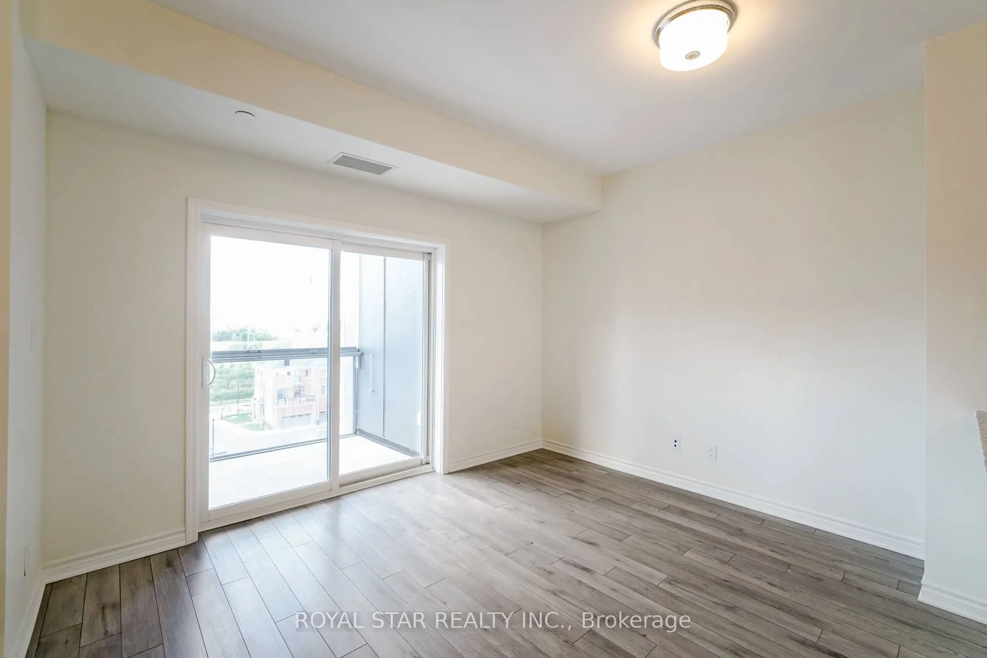 200 Lagerfeld Drive, #601