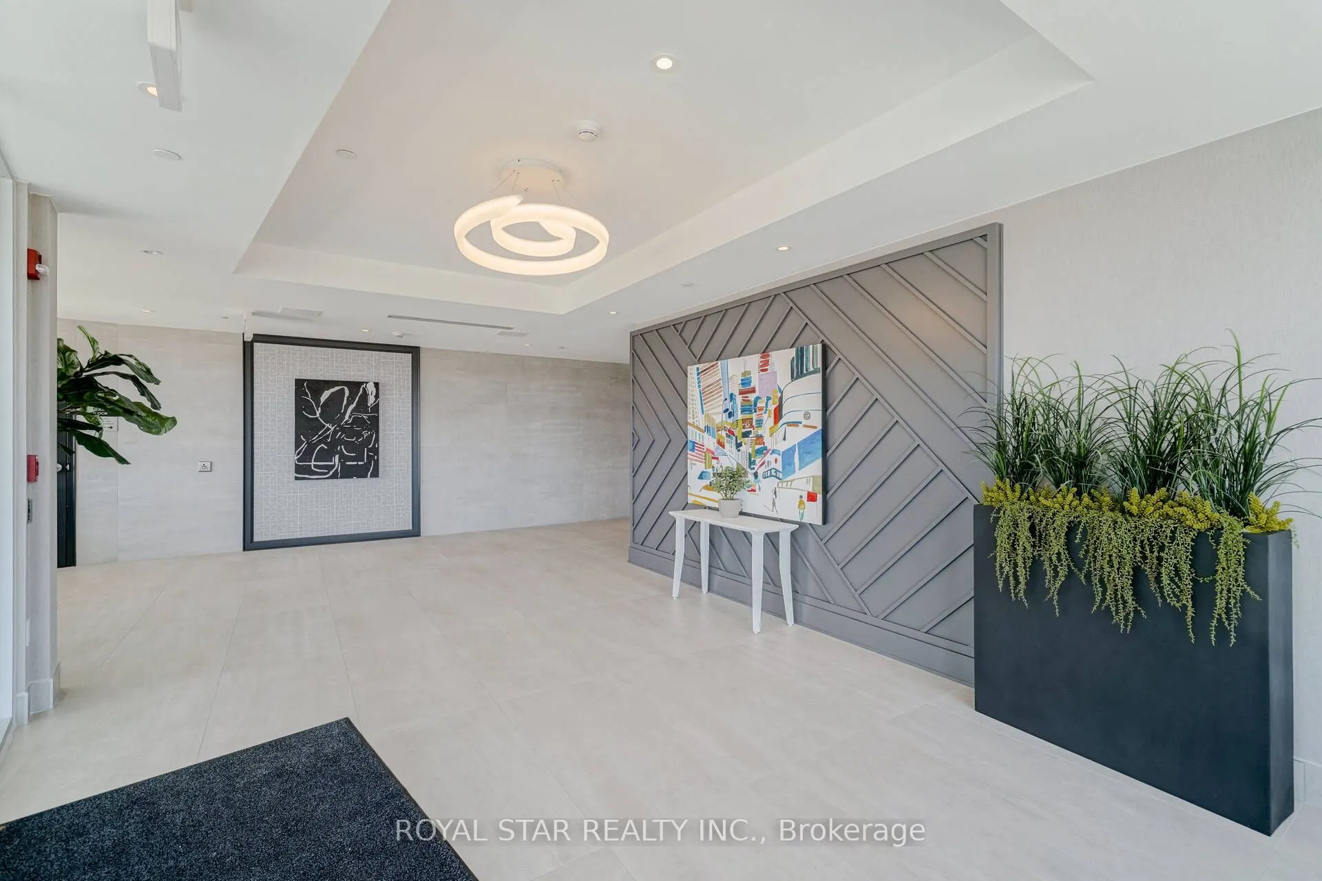 200 Lagerfeld Drive, #601