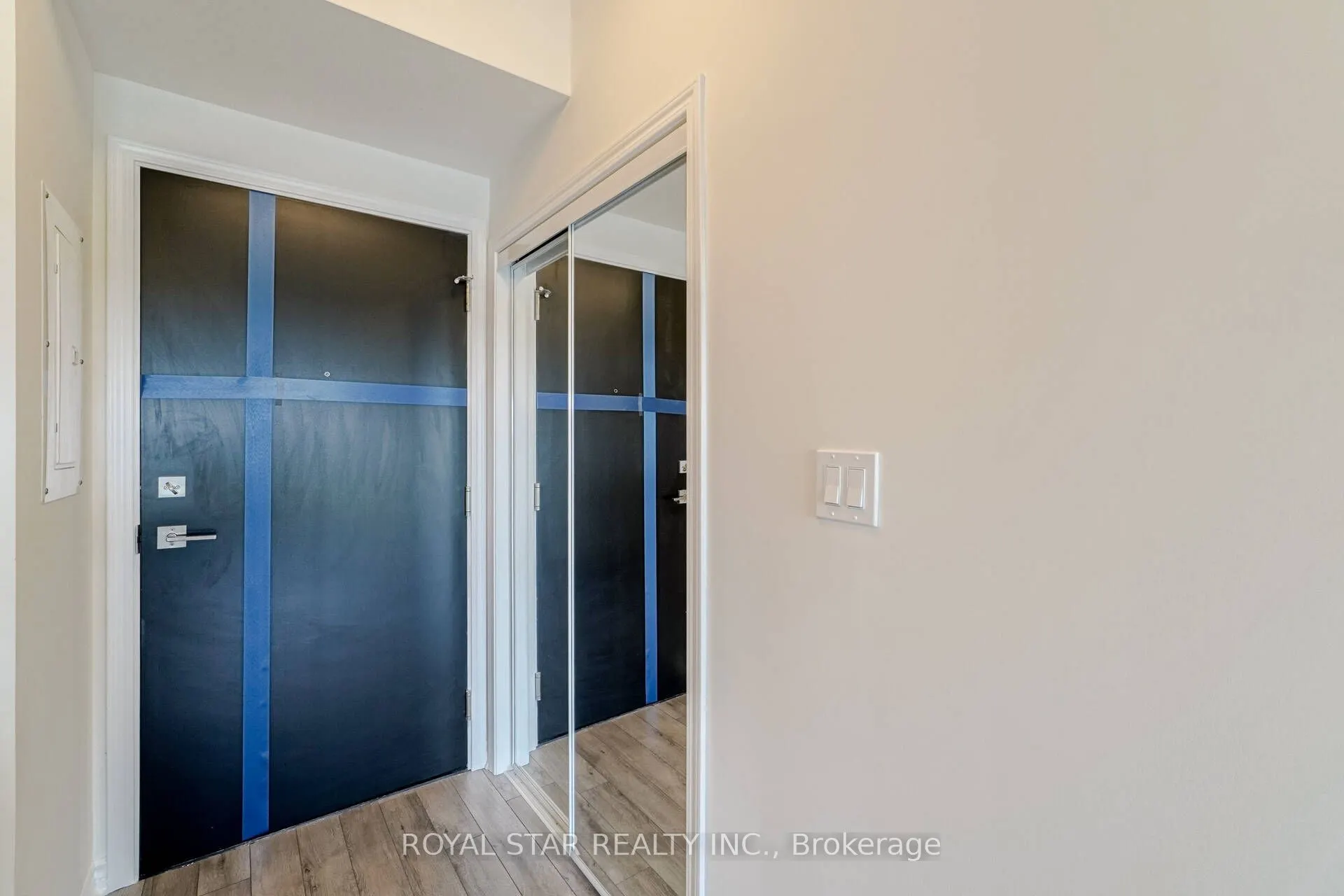 200 Lagerfeld Drive, #601
