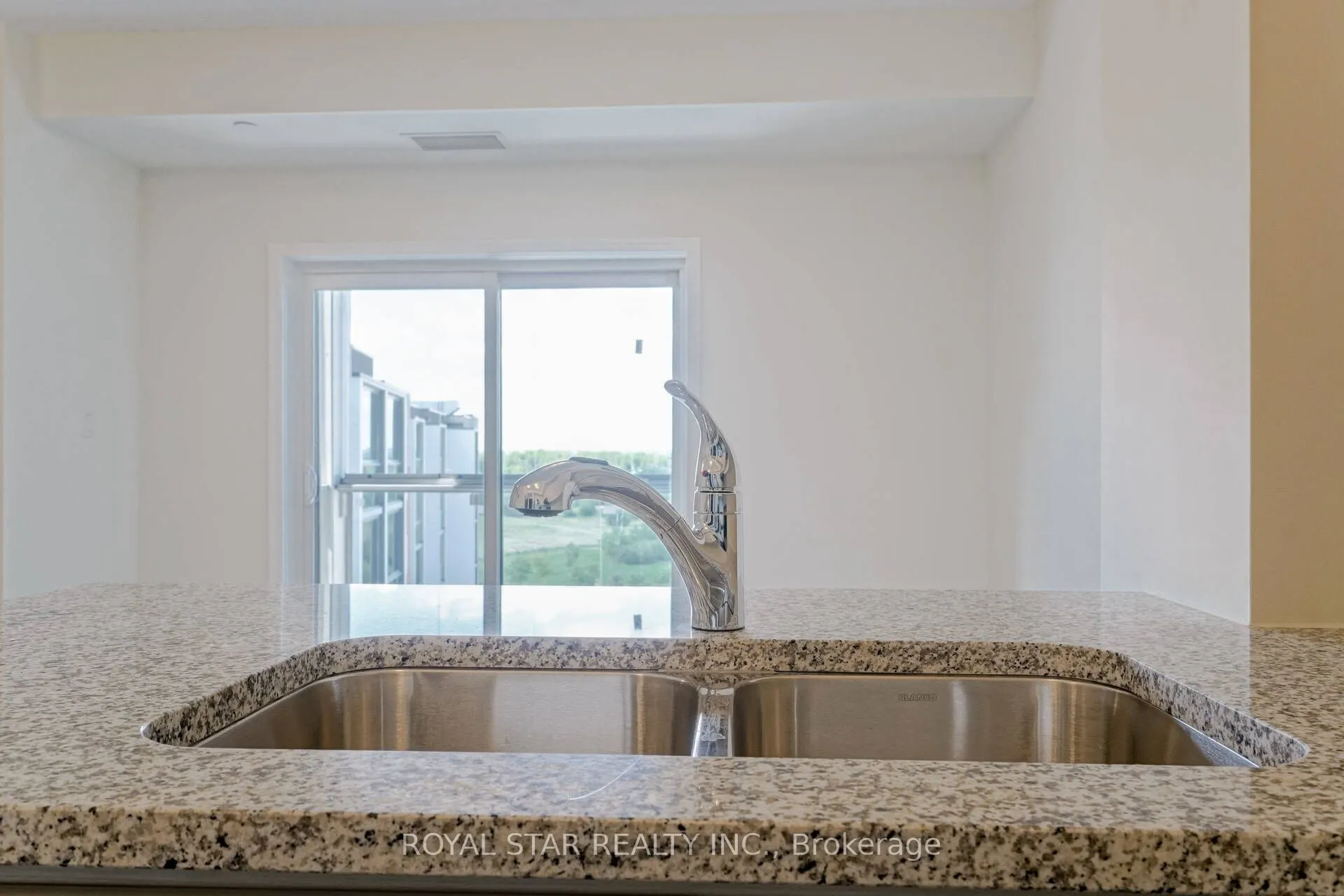 200 Lagerfeld Drive, #601