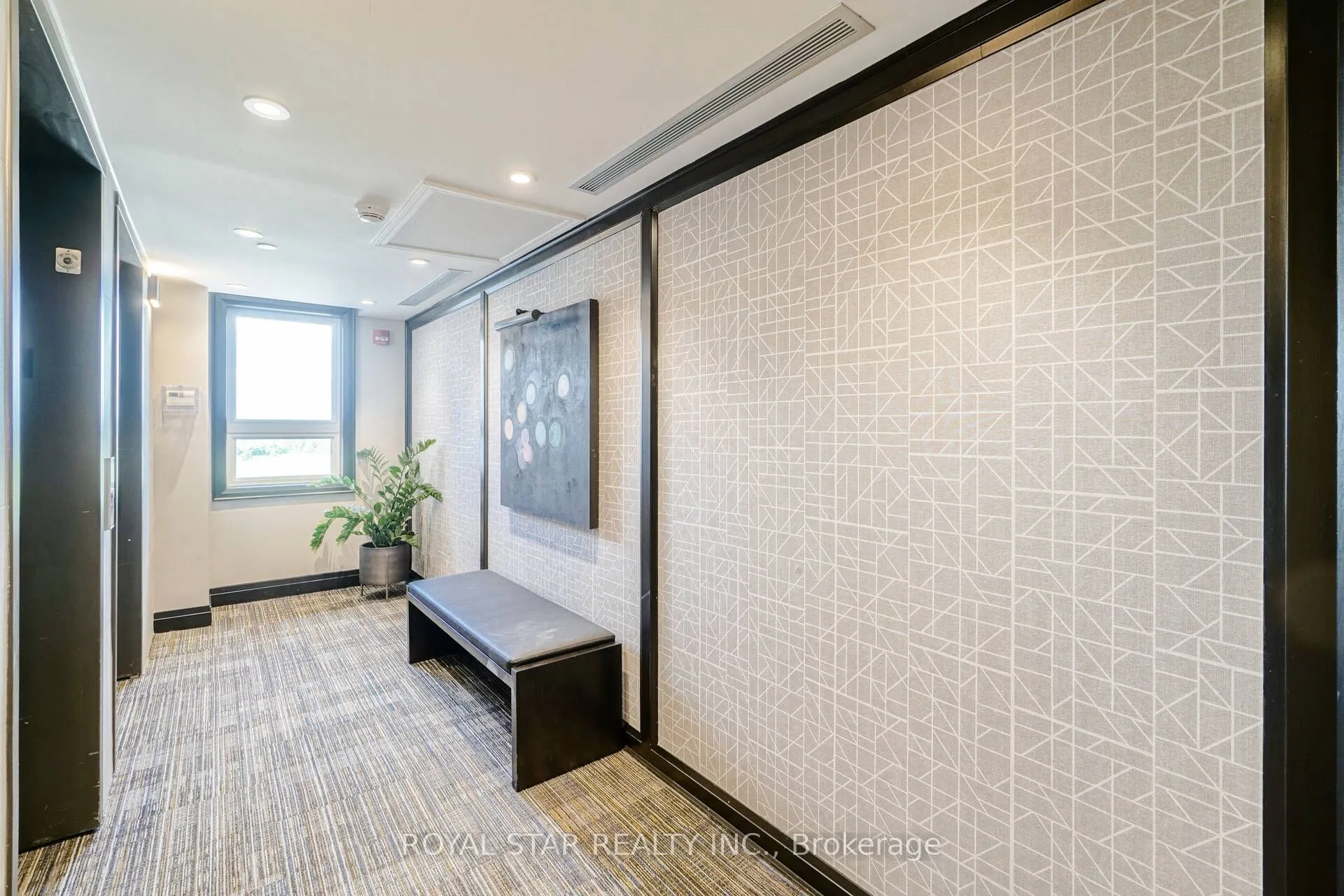 200 Lagerfeld Drive, #601