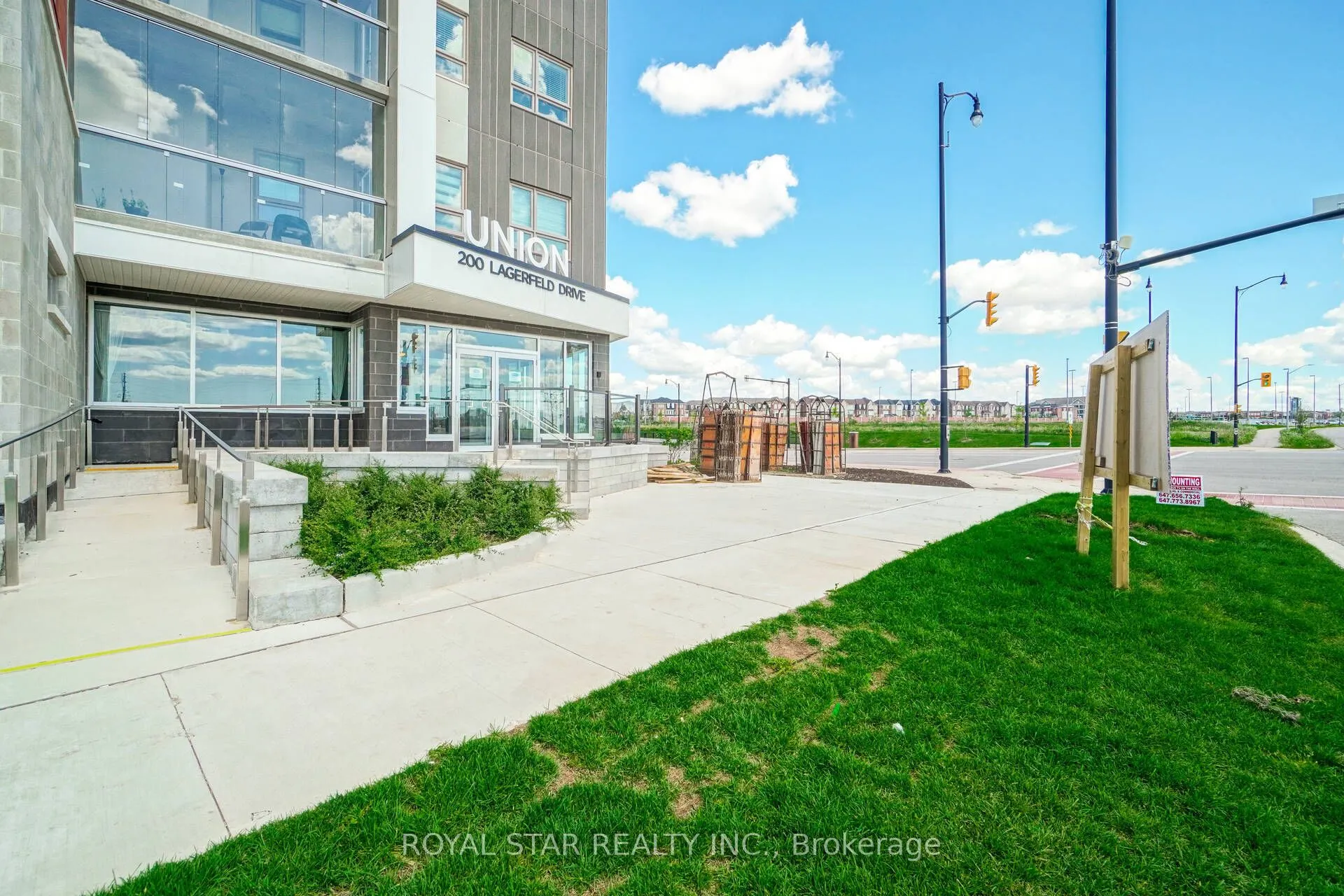 200 Lagerfeld Drive, #601