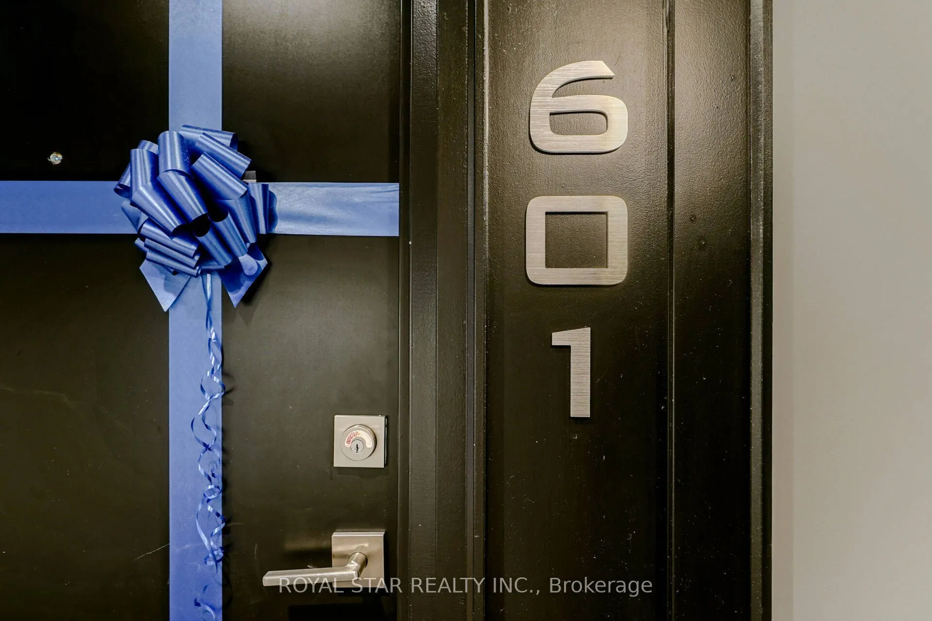 200 Lagerfeld Drive, #601