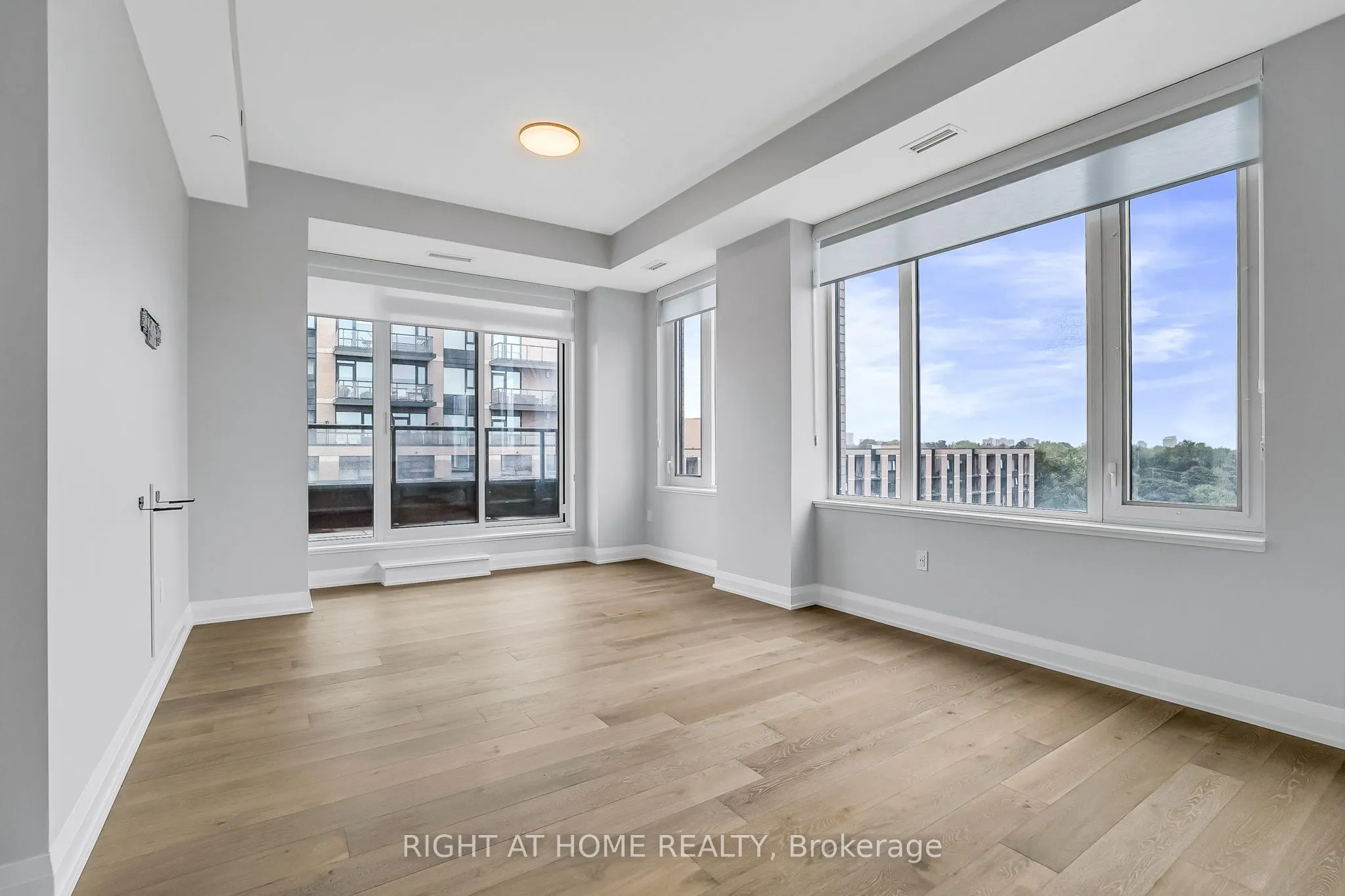 293 The Kingsway, #705