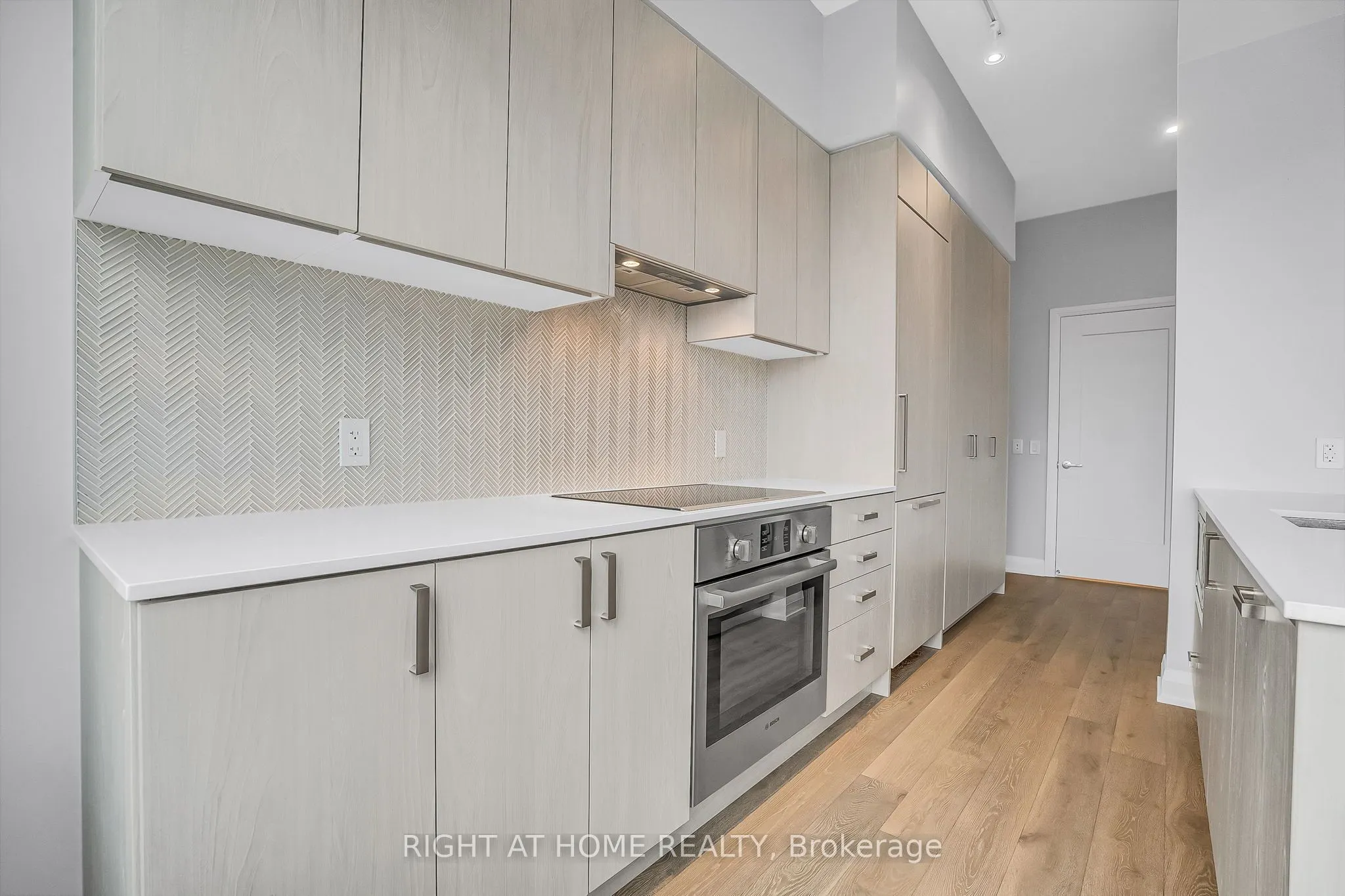 293 The Kingsway, #705
