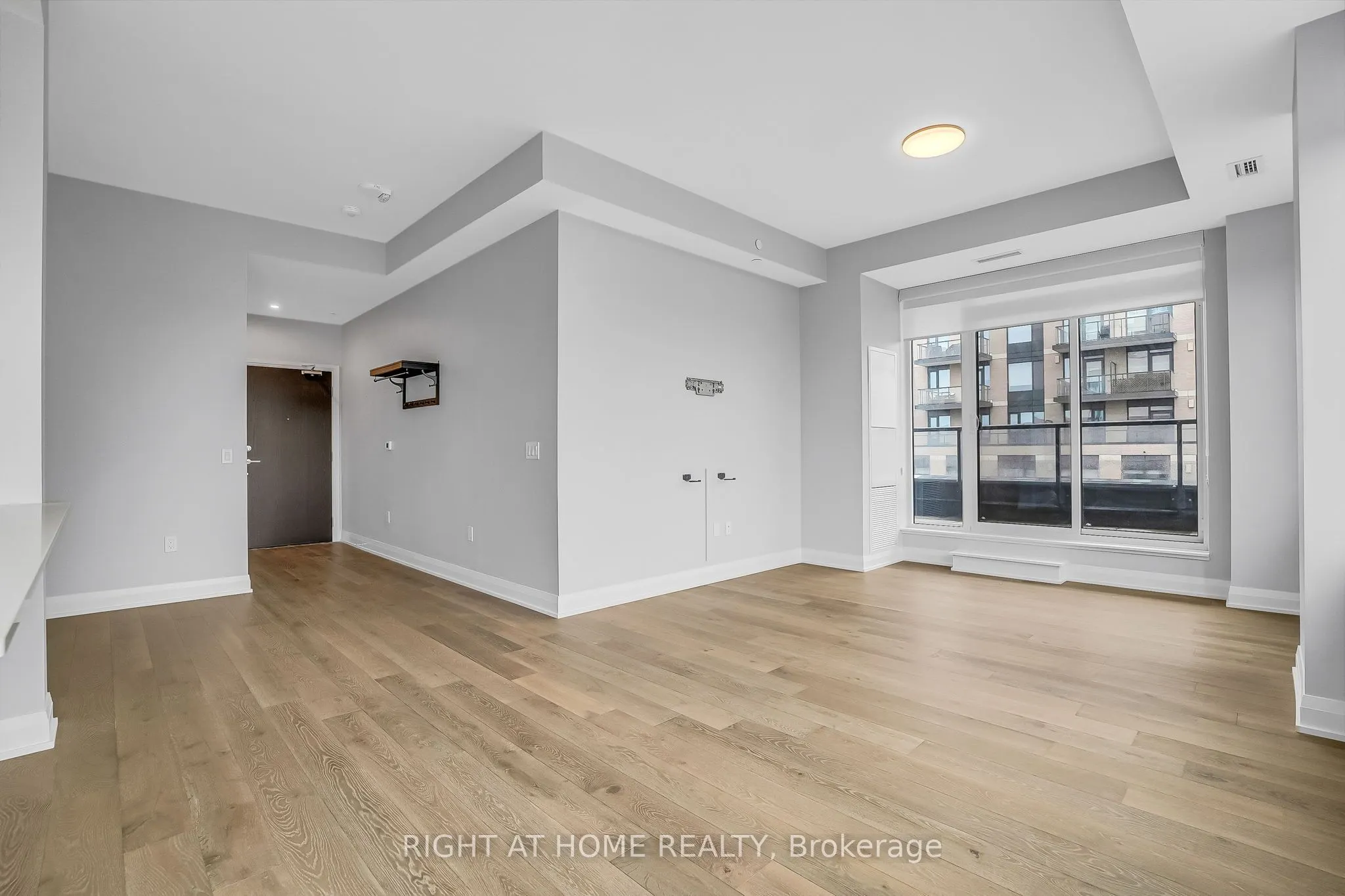293 The Kingsway, #705
