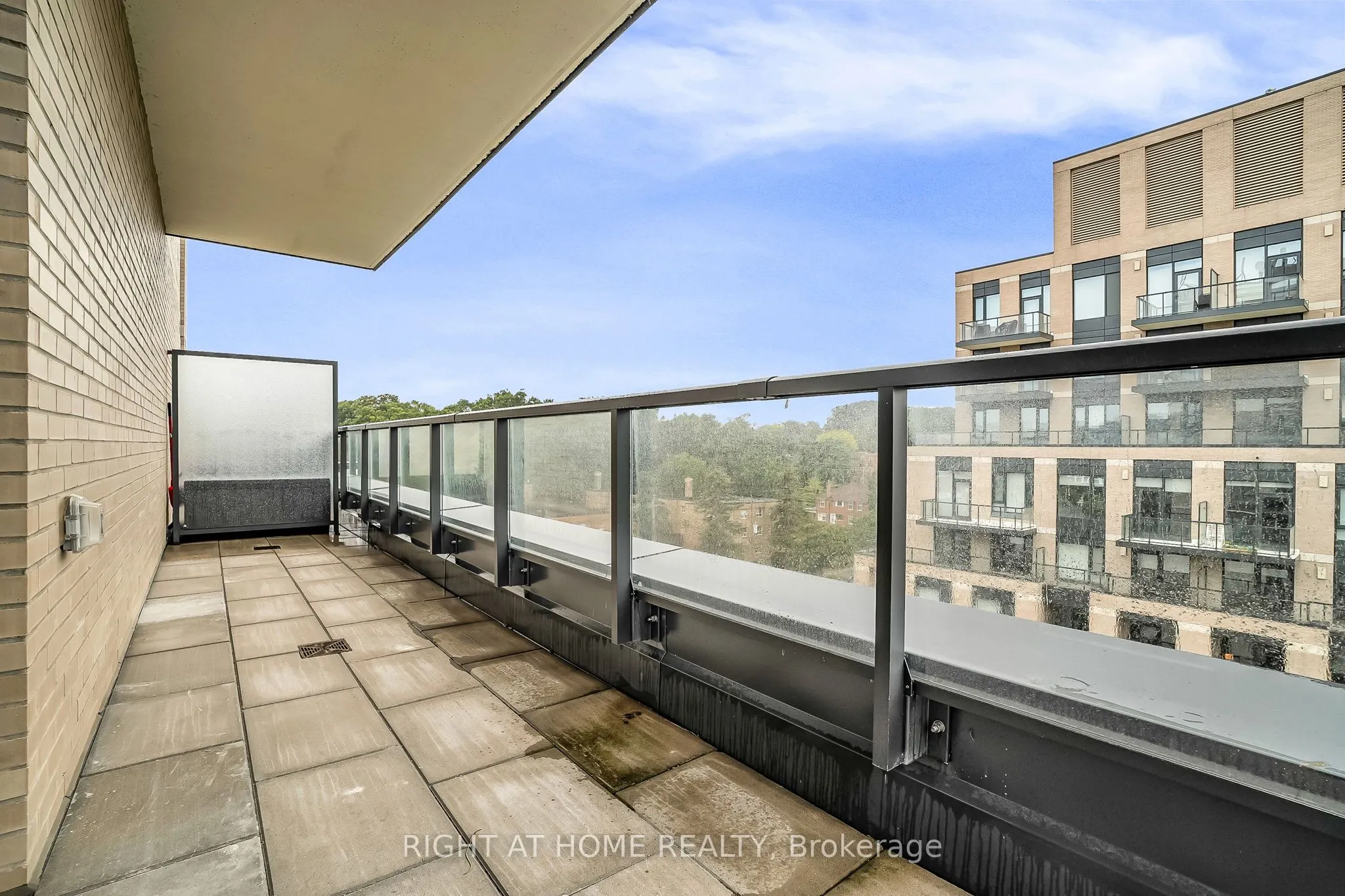 293 The Kingsway, #705
