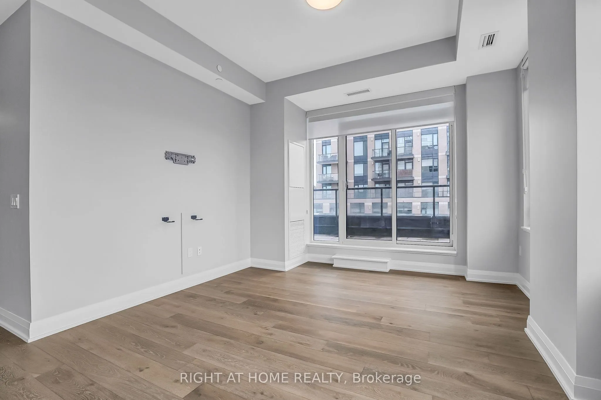293 The Kingsway, #705
